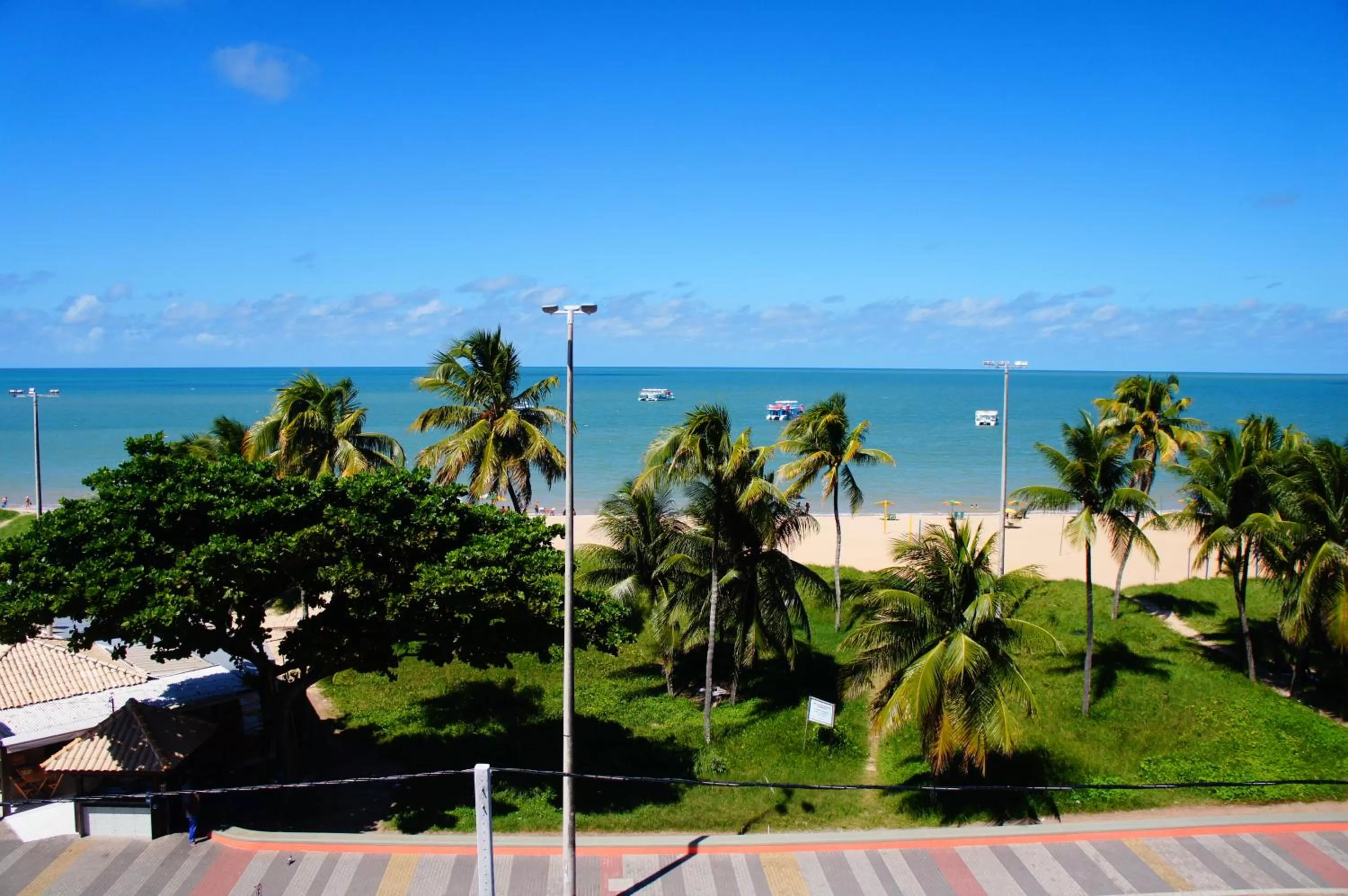 Beach in Nobile Suítes Tambaú