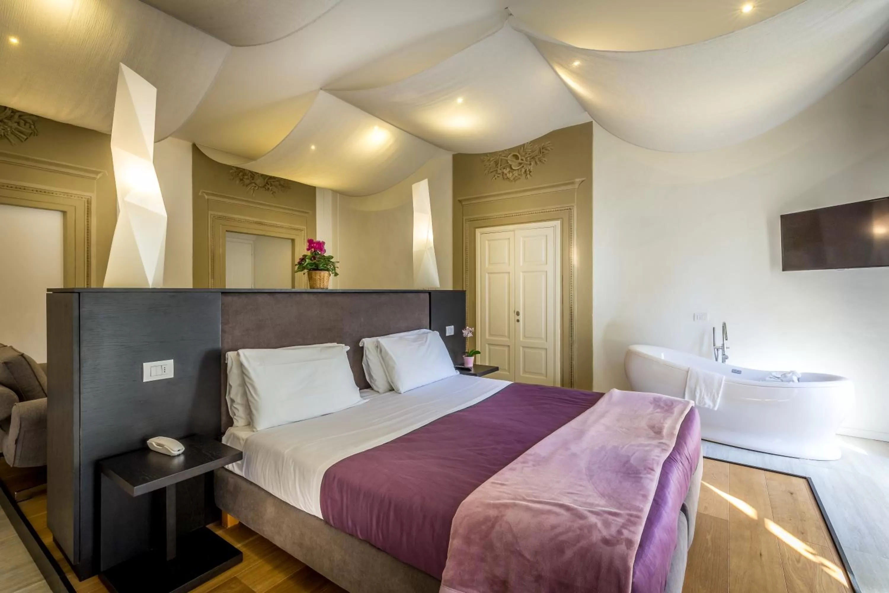 Bedroom, Bed in Hotel La Scaletta al Ponte Vecchio