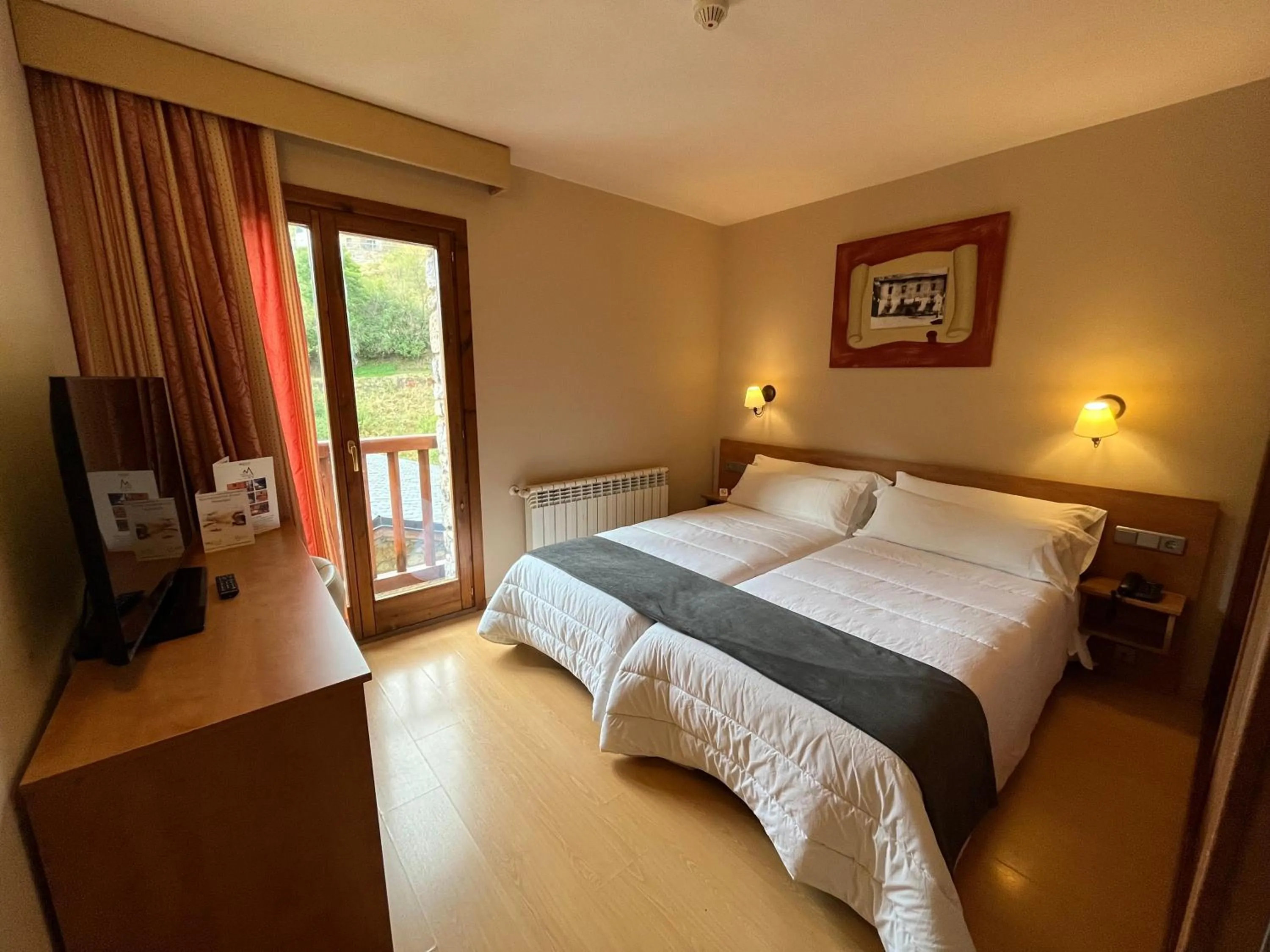 Bed in Wuau! Hotel Segle XX