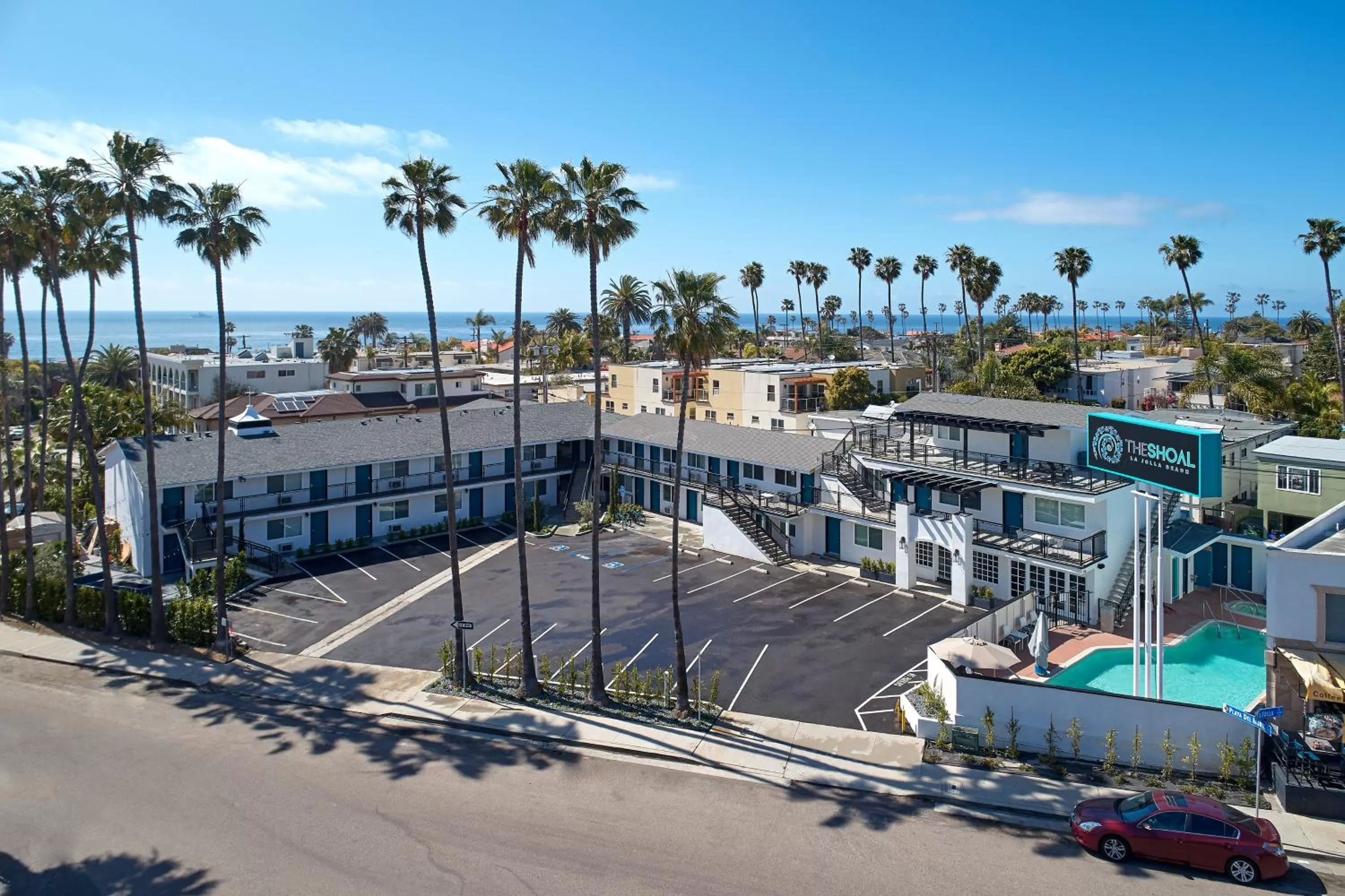 Property building in The Shoal Hotel La Jolla Beach