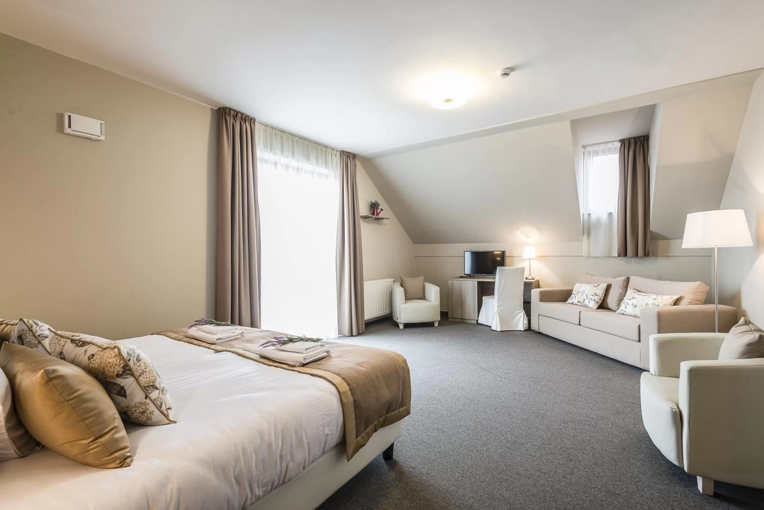 Photo of the whole room, Bed in Levendula Hotel