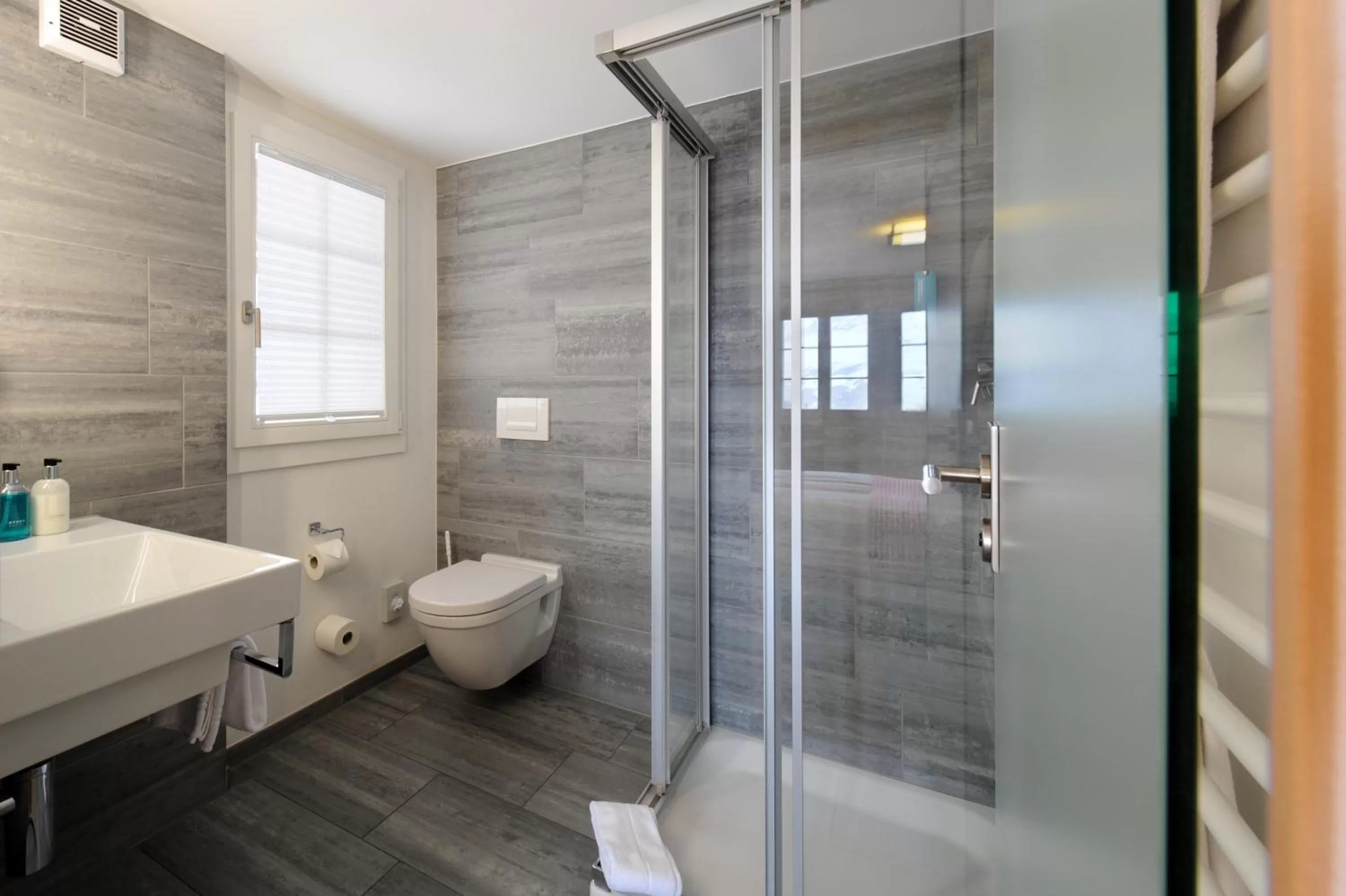 Bathroom in Alpinhotel Bort