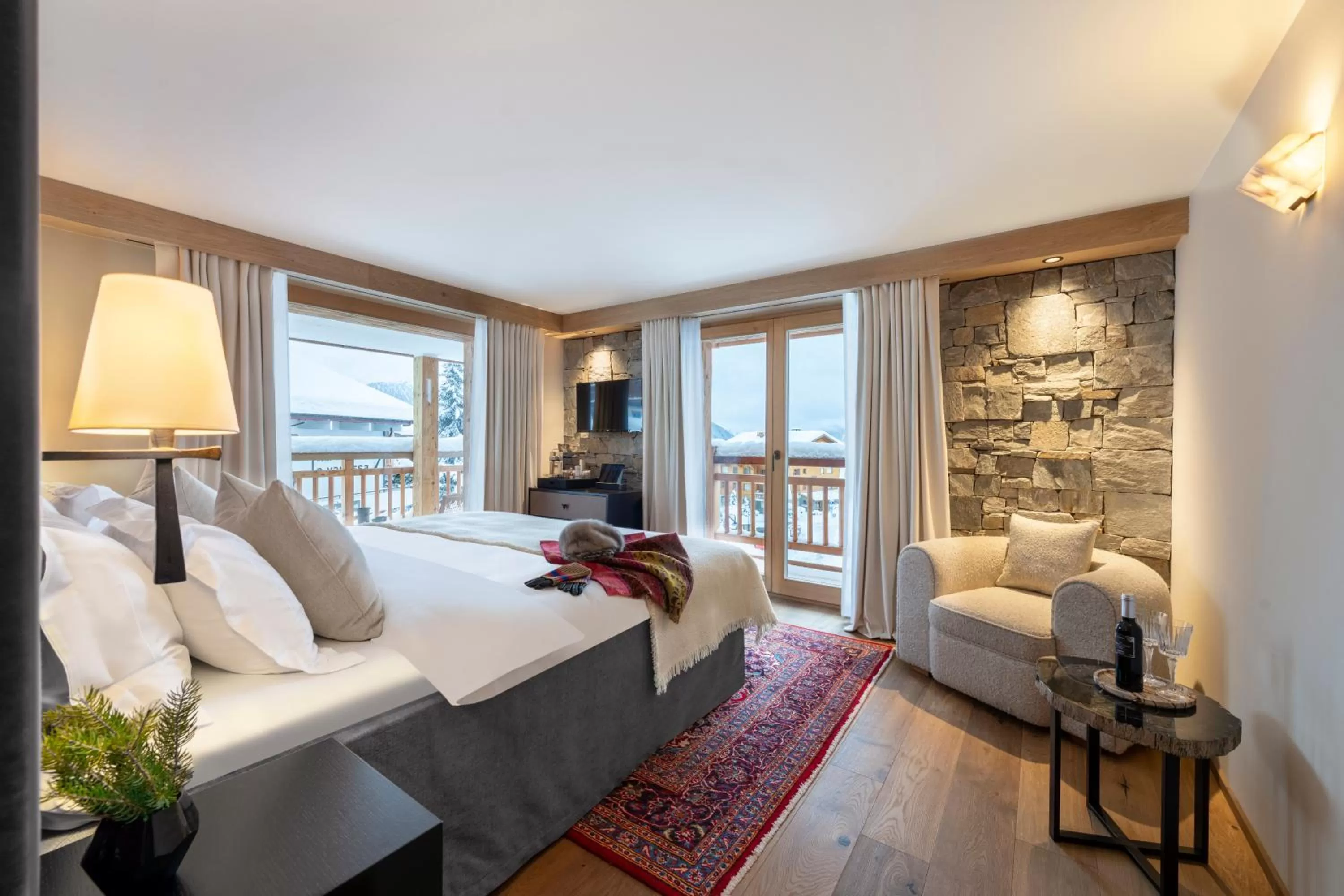 Photo of the whole room, Bed in Hôtel de Verbier SUP