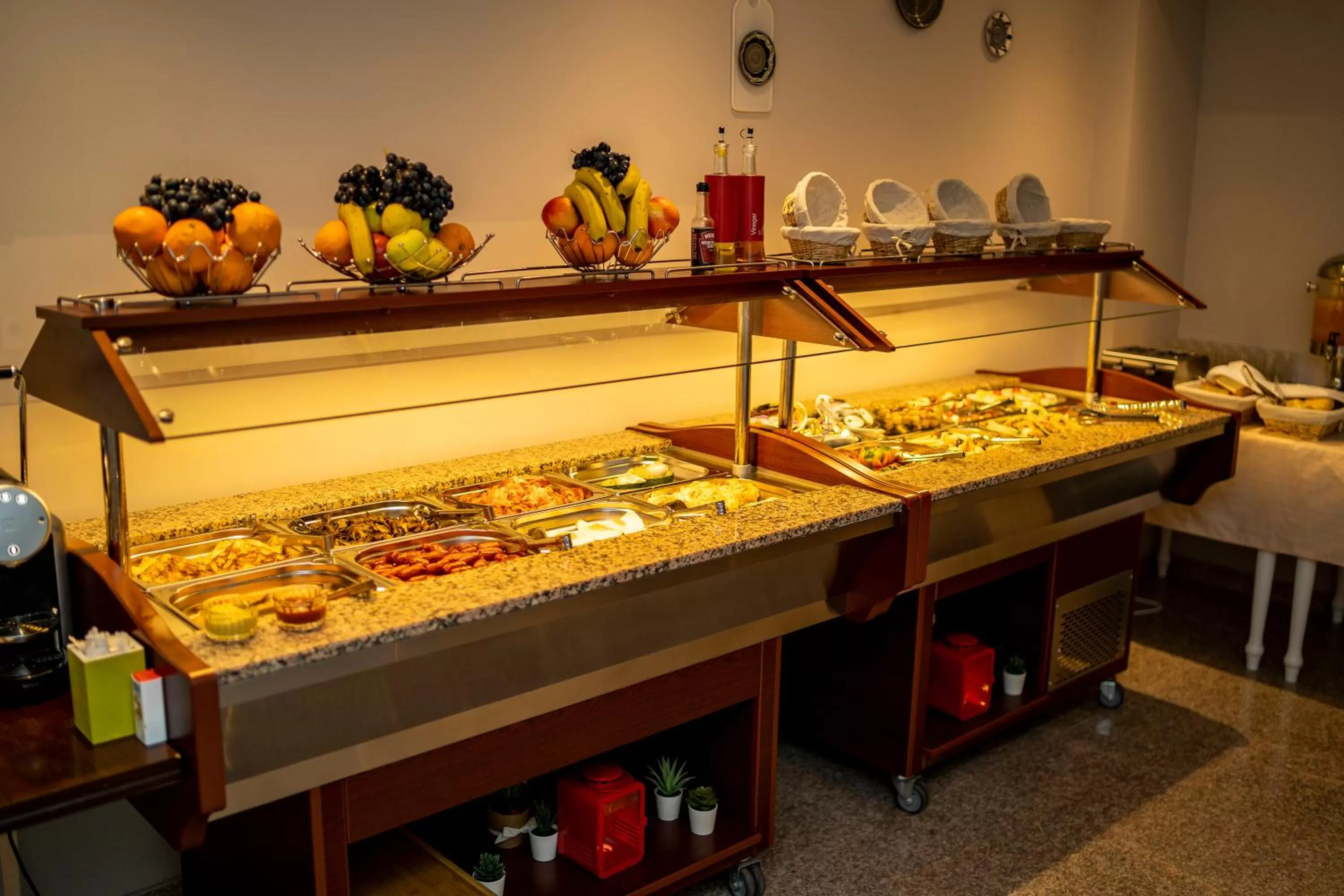 Food and drinks in New Era Hotel Old Town Party Zone Bucharest- parking with fee nearby - NOT at the hotel !