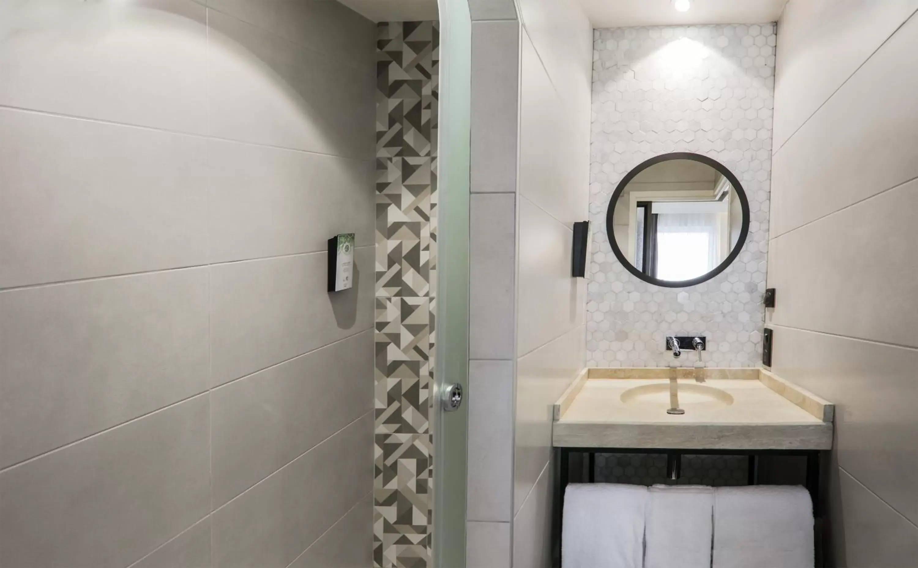 Standard Room with One King Bed, One Double Bed and One Sofa Bed in Campanile Smart Lyon Est - Eurexpo Bron Aviation Standard Room with One King Bed, One Double Bed and One Sofa Bed in Campanile Smart Lyon Est - Eurexpo Bron Aviation