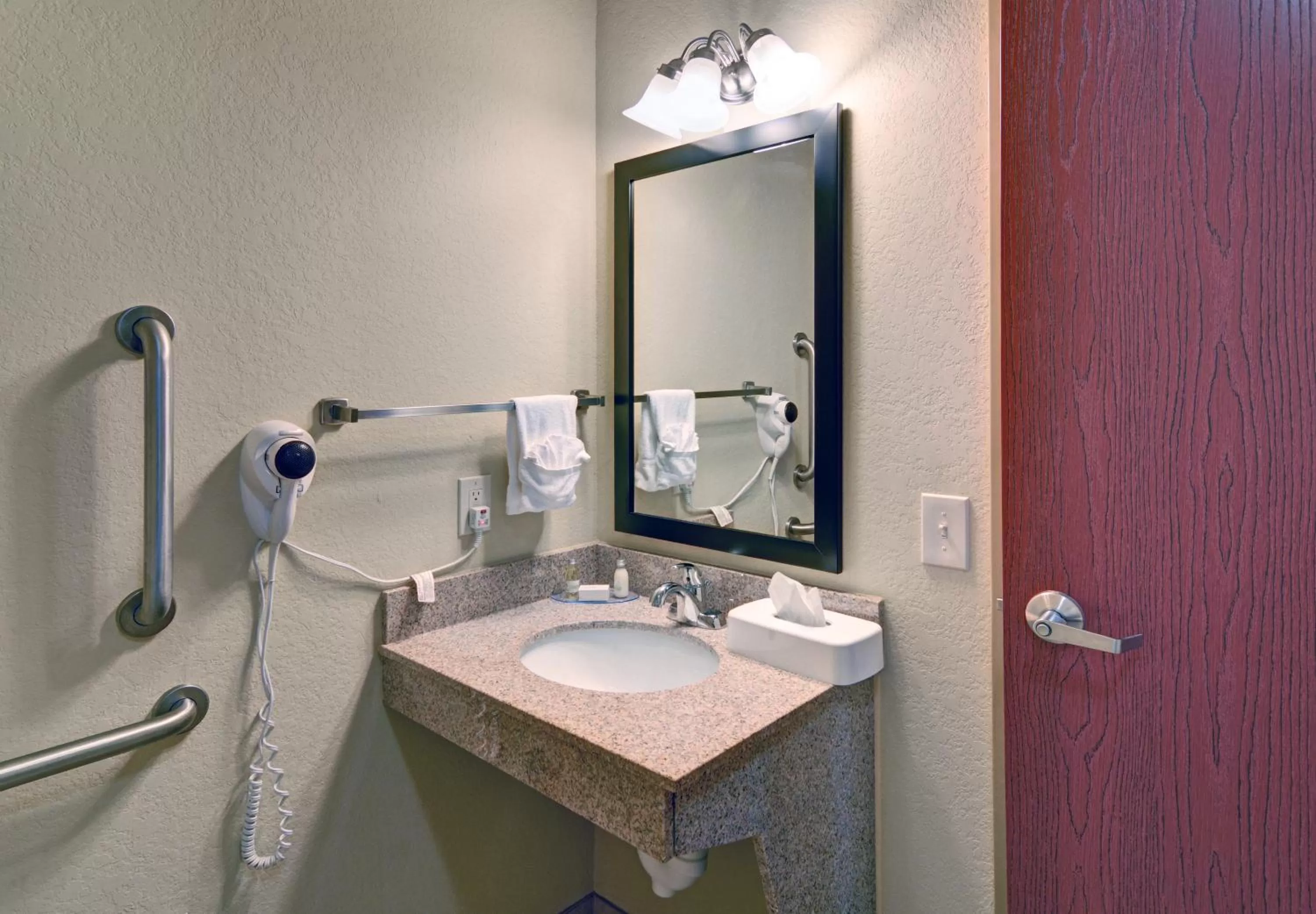 Bathroom in Cobblestone Inn & Suites - Schuyler