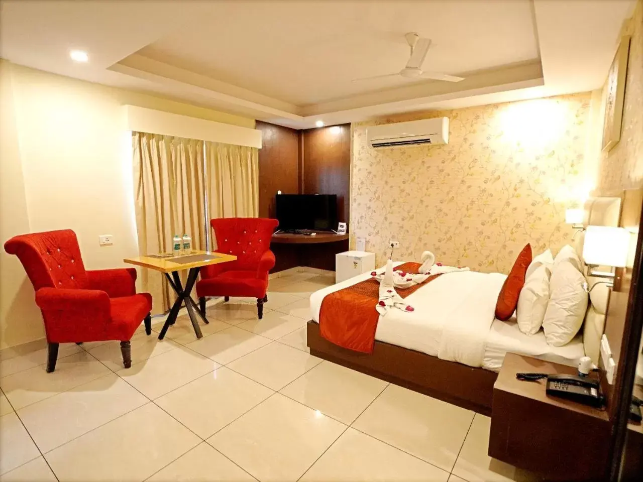 Suite with River View in Indira Nikunj Rubystone Exotic Suite with River View in Indira Nikunj Rubystone Exotic