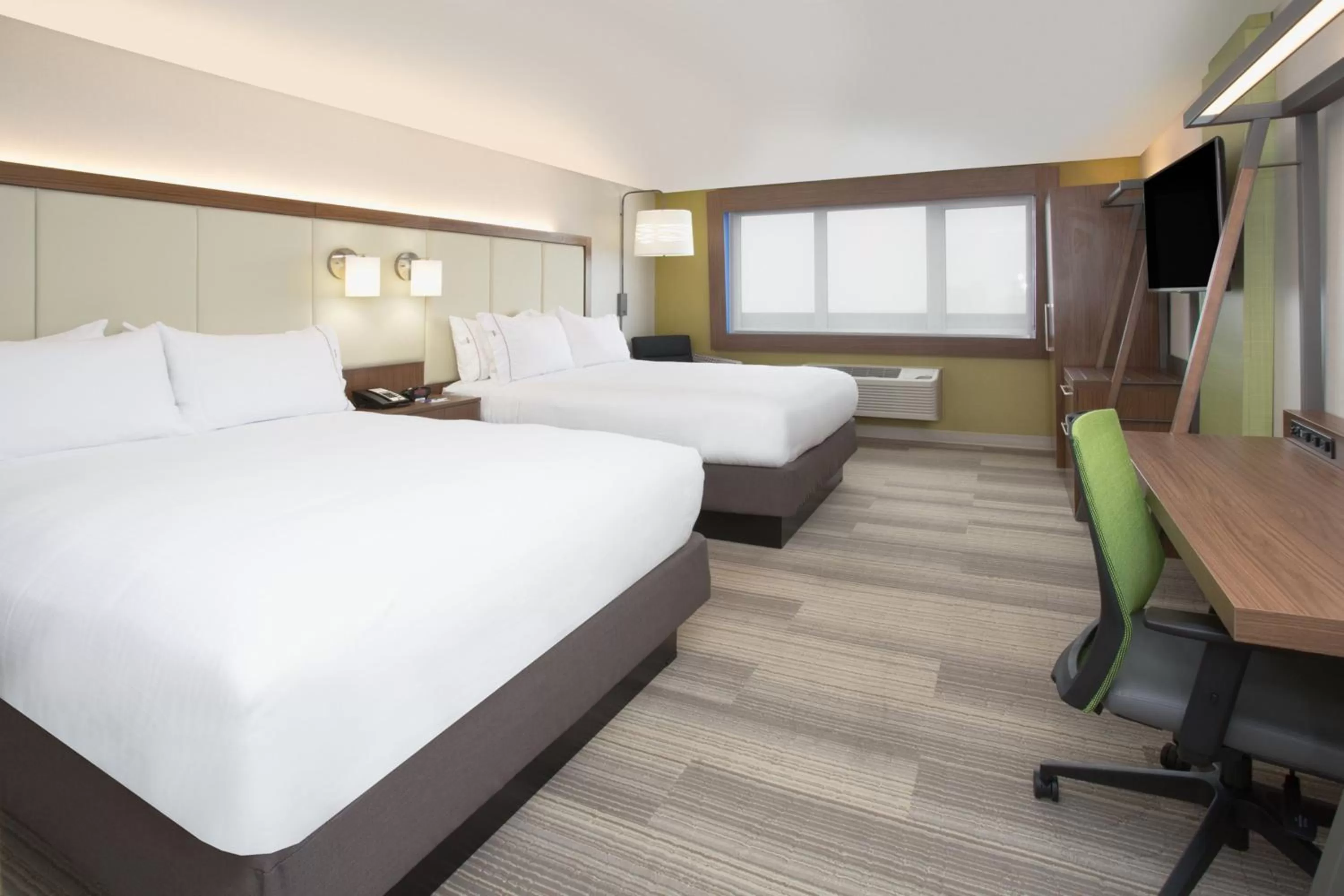 Photo of the whole room, Bed in Holiday Inn Express & Suites West Memphis by IHG