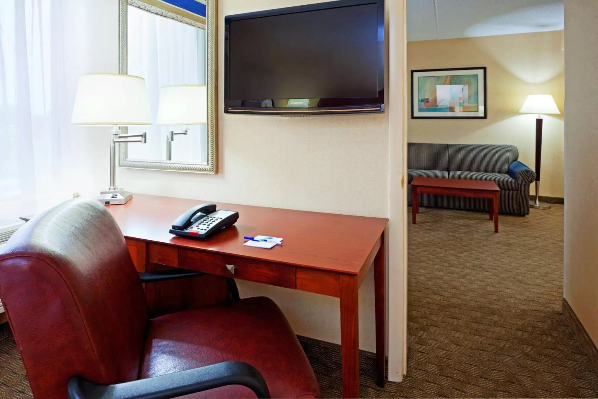 Photo of the whole room, Bed in Holiday Inn Express Ramsey Mahwah by IHG