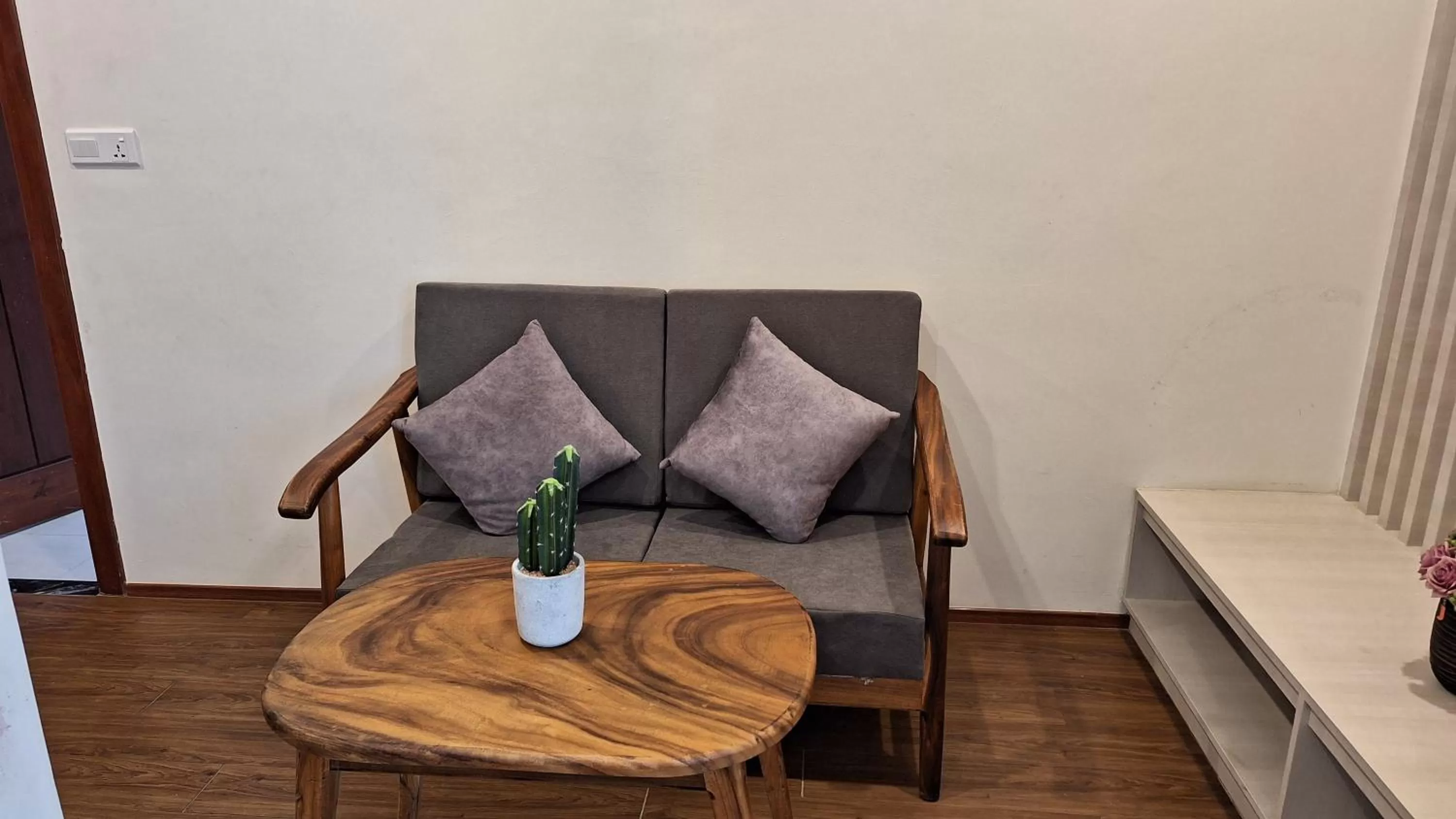 Seating area in Joli Hotel