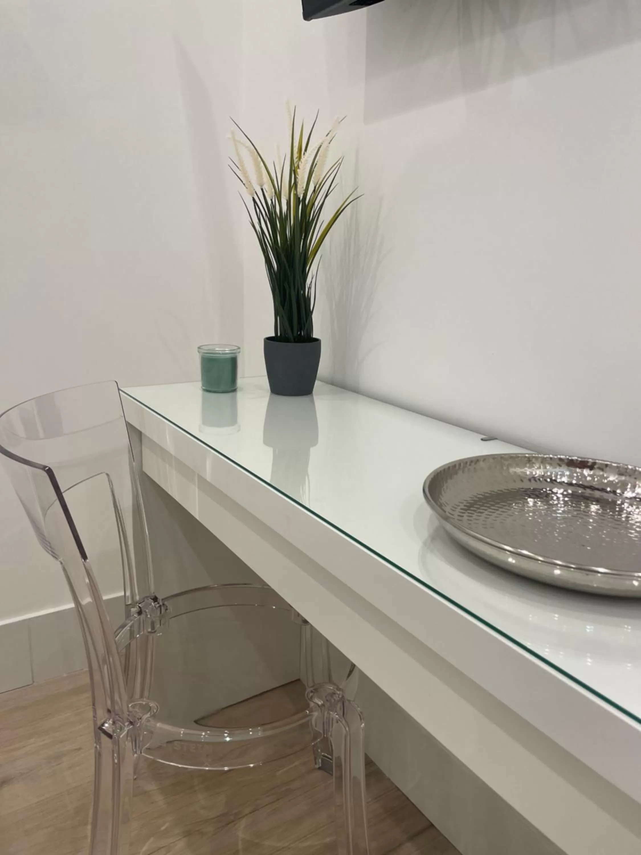 Dining Area in IL 16