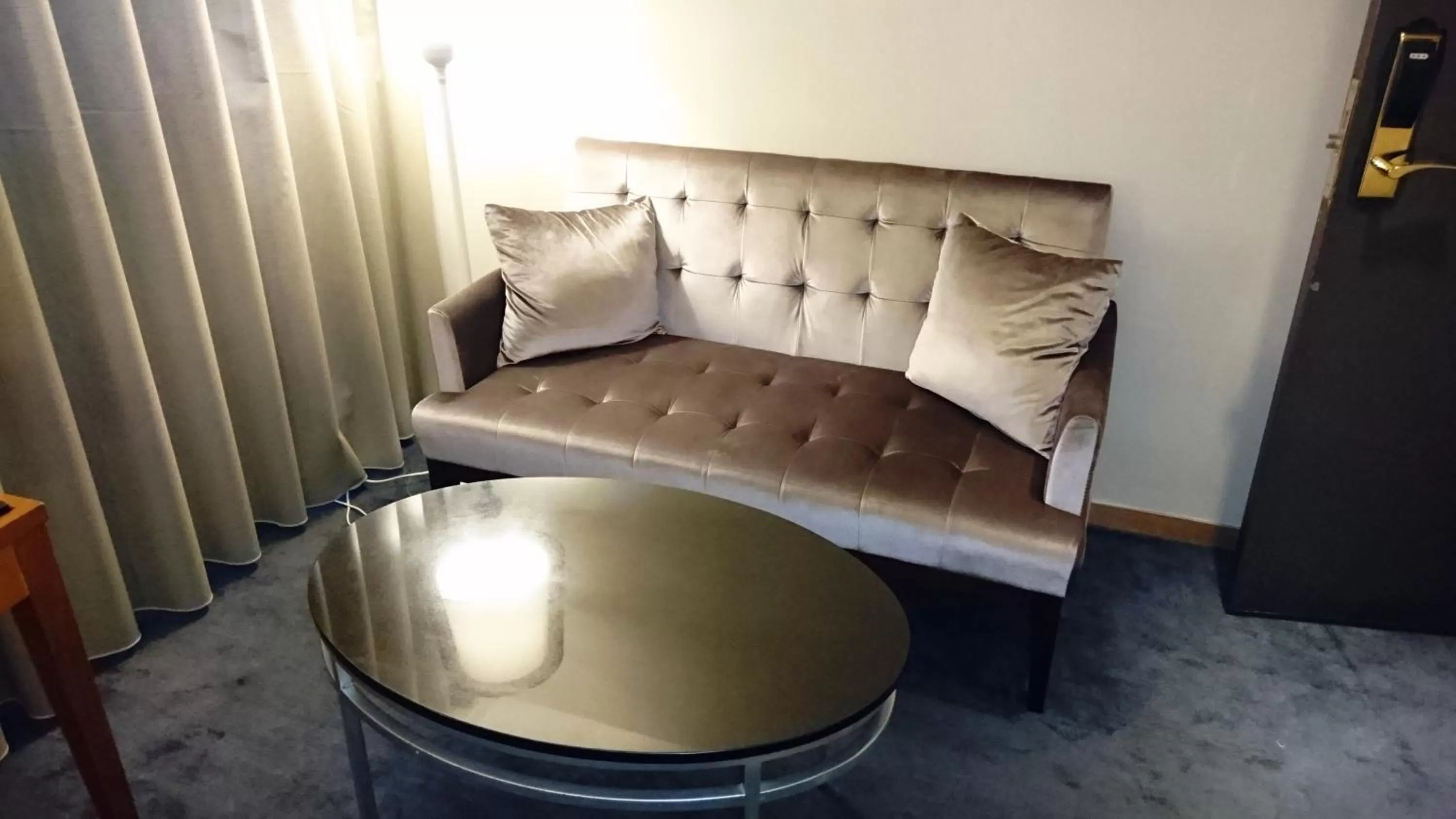 Living room in Delight Hotel