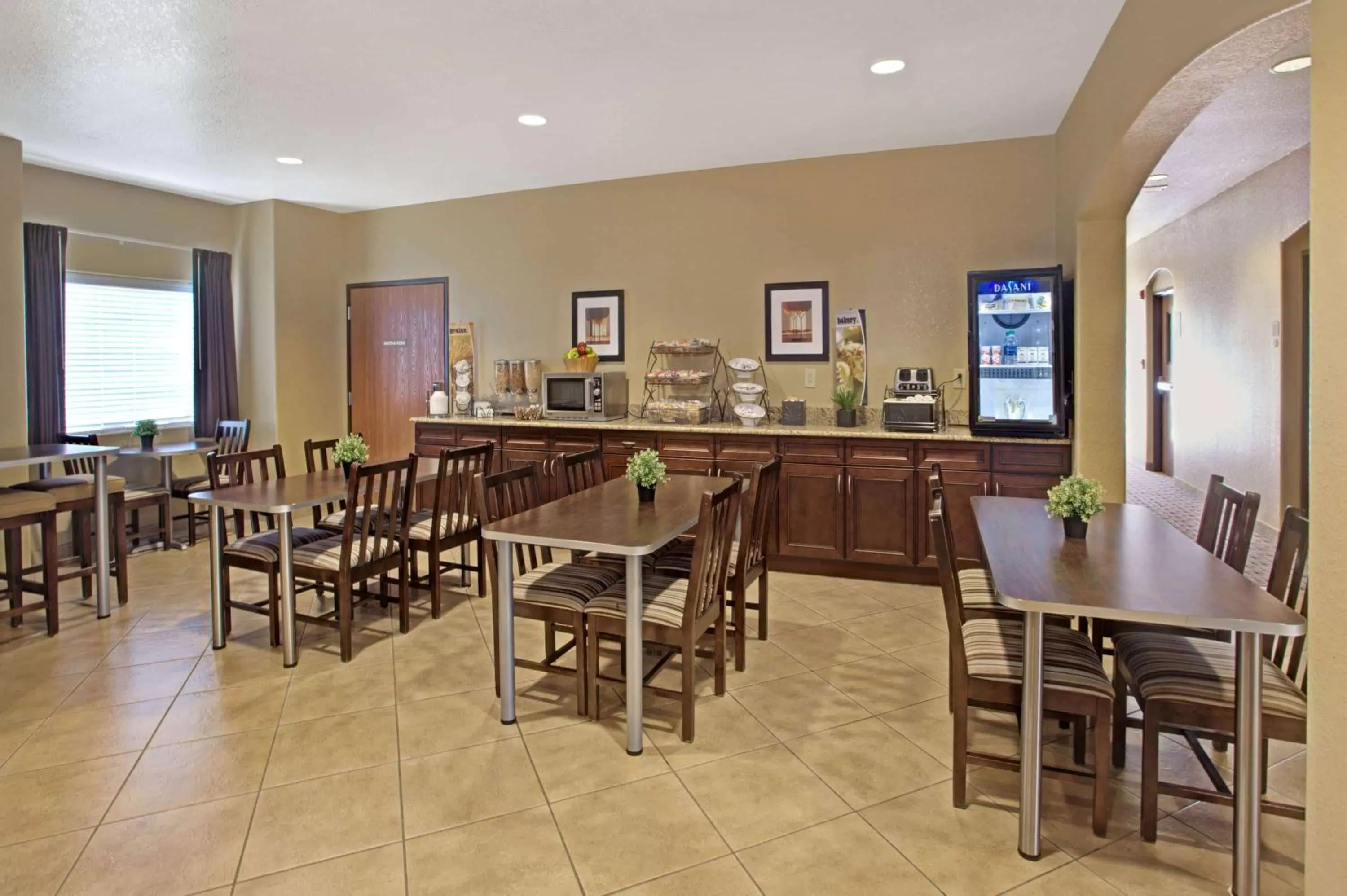Restaurant/places to eat in Microtel Inn & Suites - Cartersville