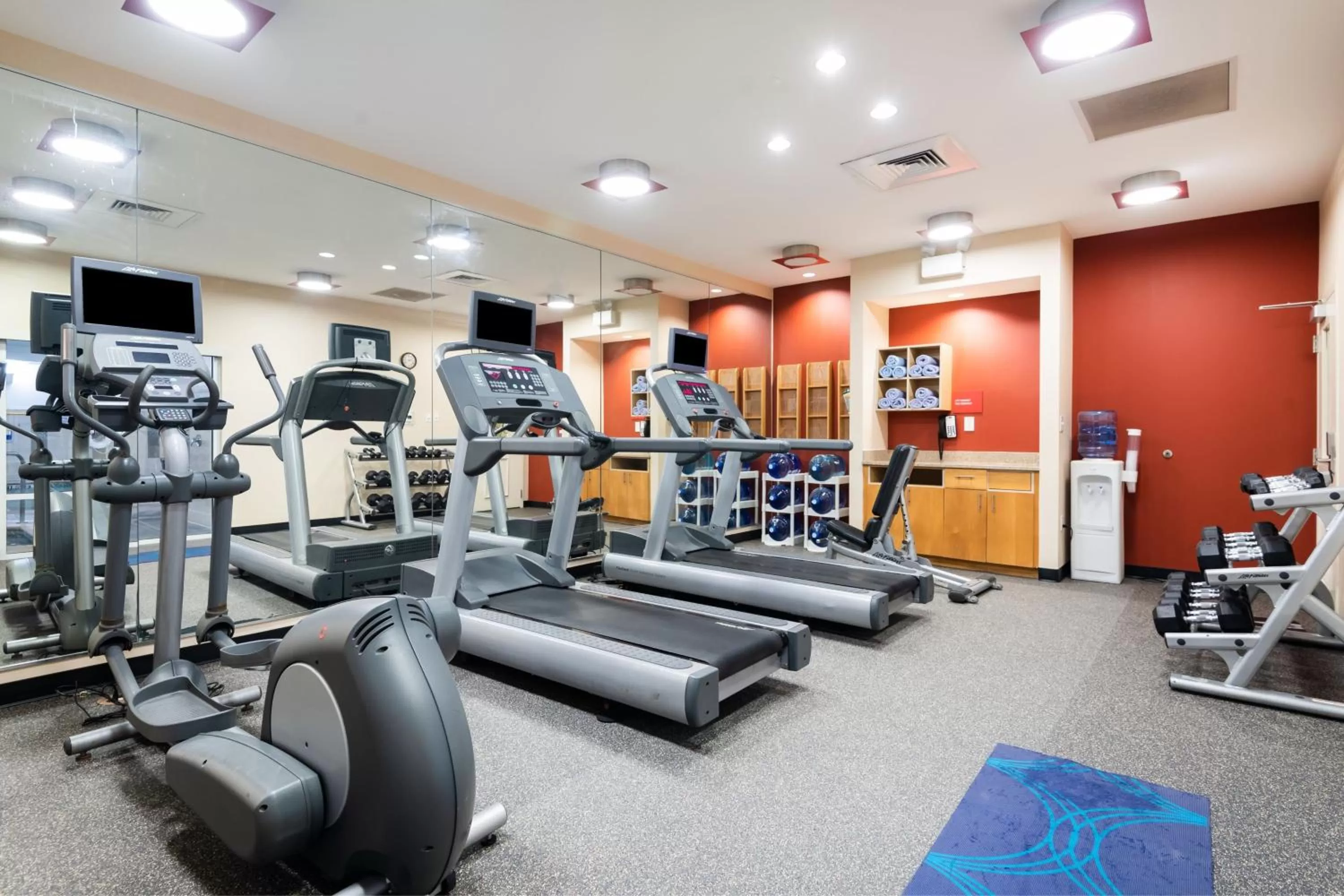 Fitness centre/facilities in TownePlace Suites by Marriott Charlotte Mooresville
