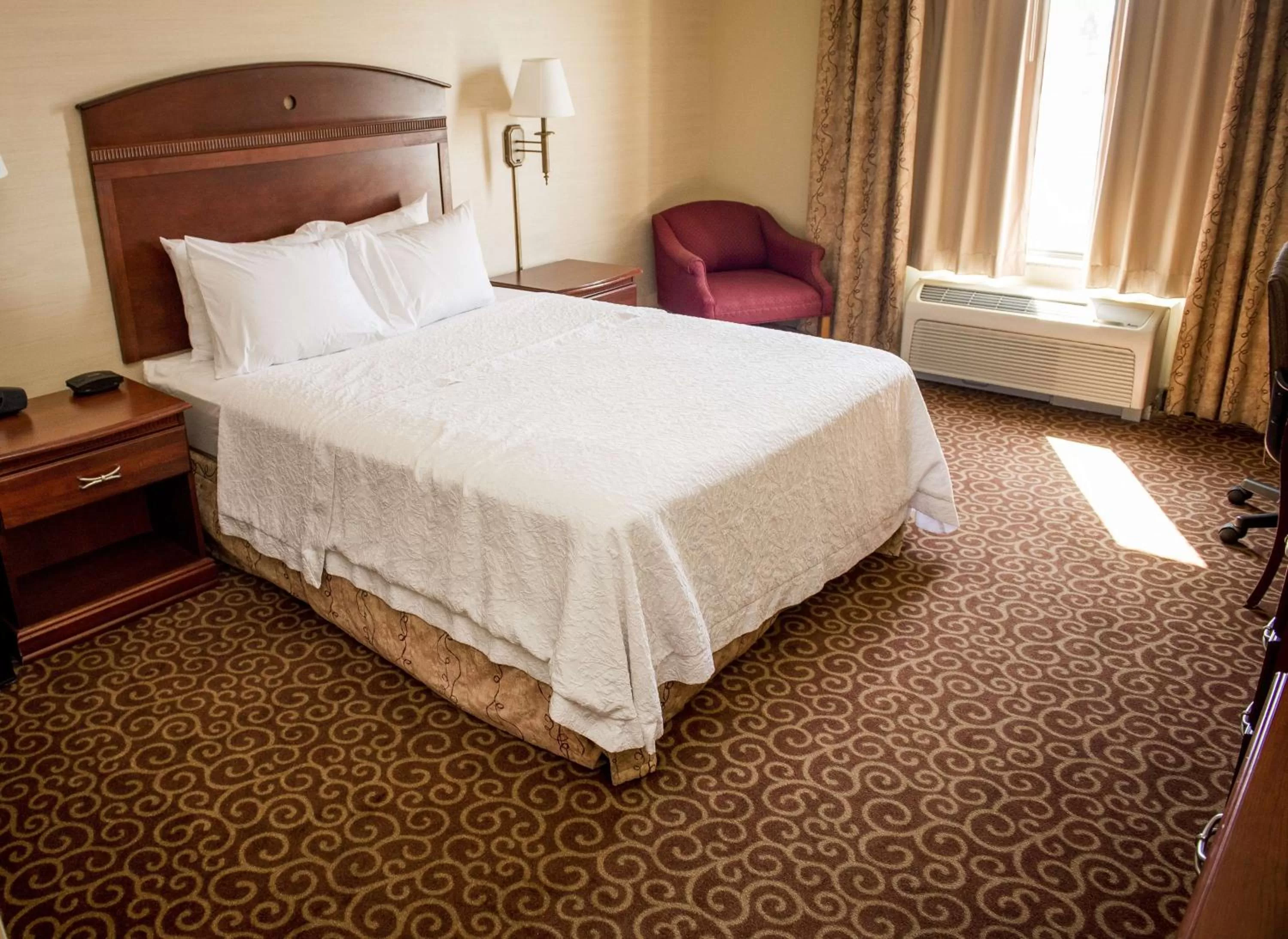 Bed in Hampton Inn Plover-Stevens Point