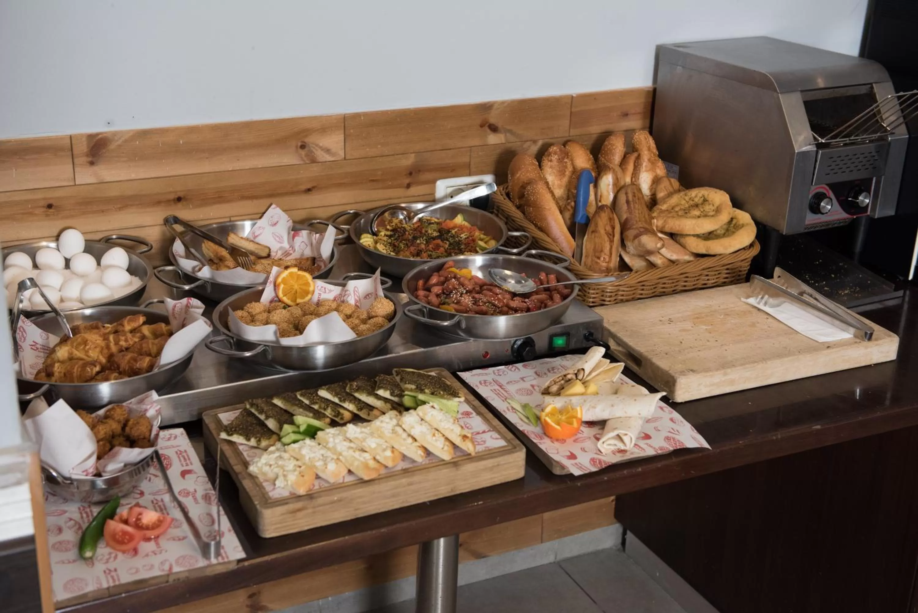 Buffet breakfast in Villa Nazareth B&B