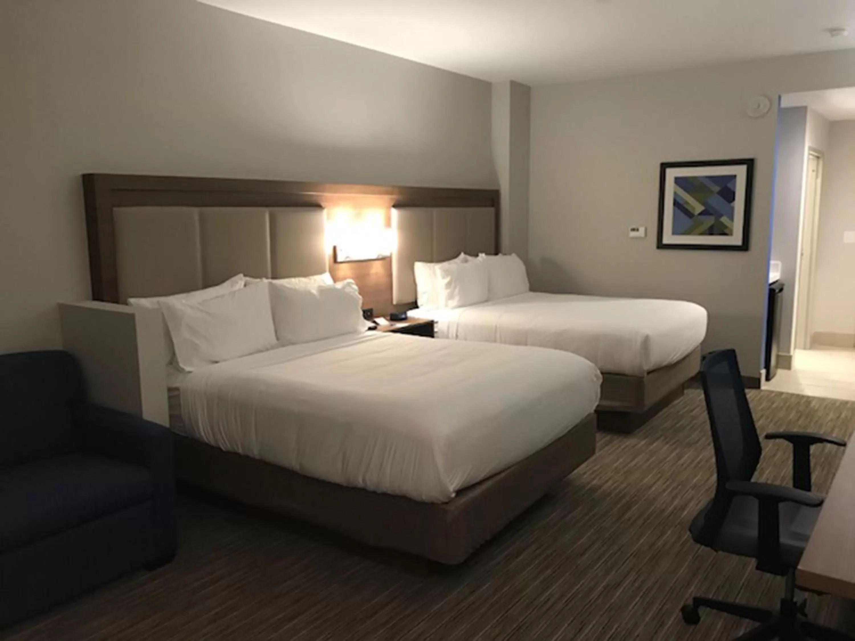 Bedroom in Holiday Inn Express & Suites Houston Southwest Galleria Area by IHG