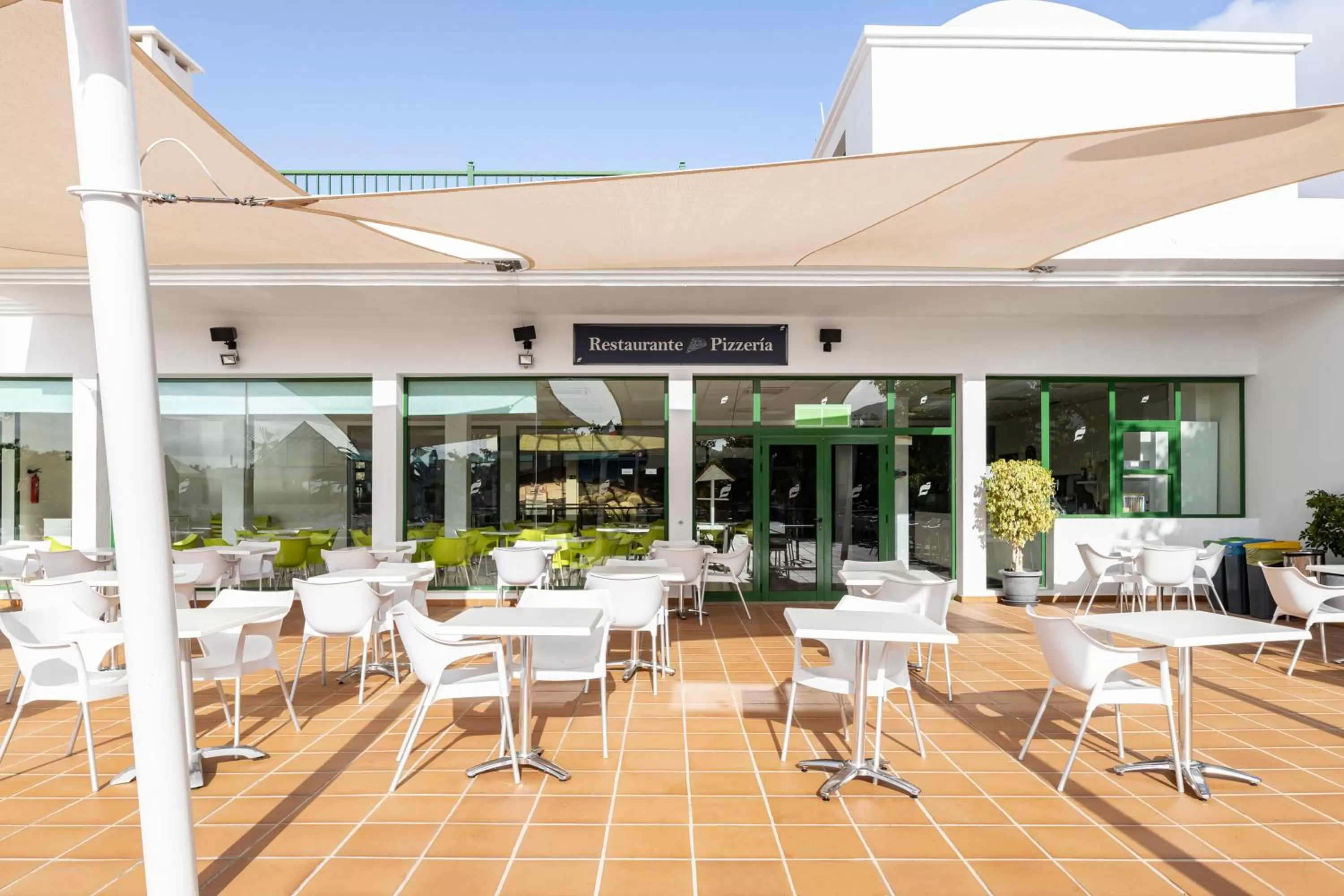 Lounge or bar in THB Royal