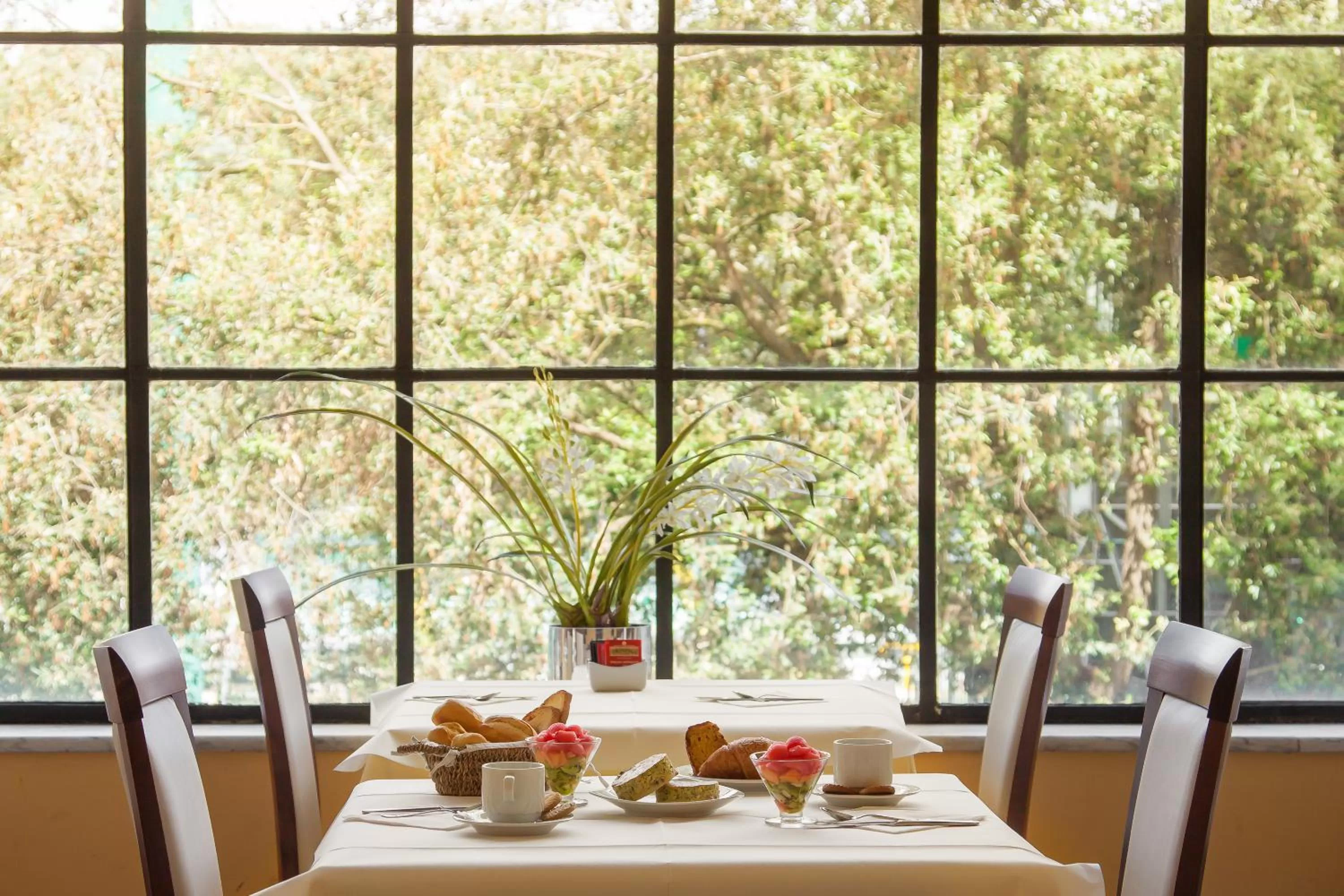 Restaurant/places to eat in Albergo Chiusarelli