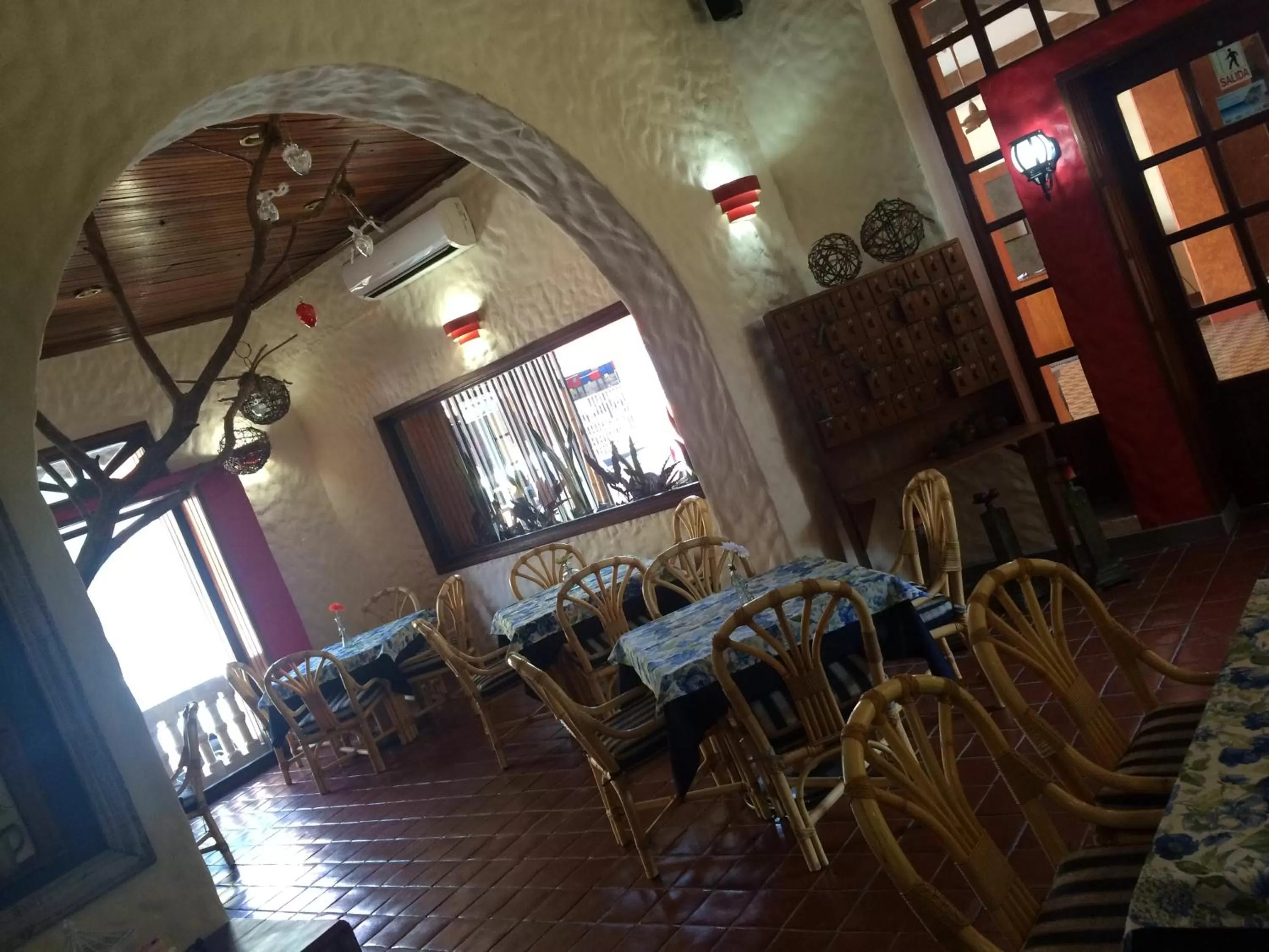 Restaurant/places to eat in Hotel Fenix