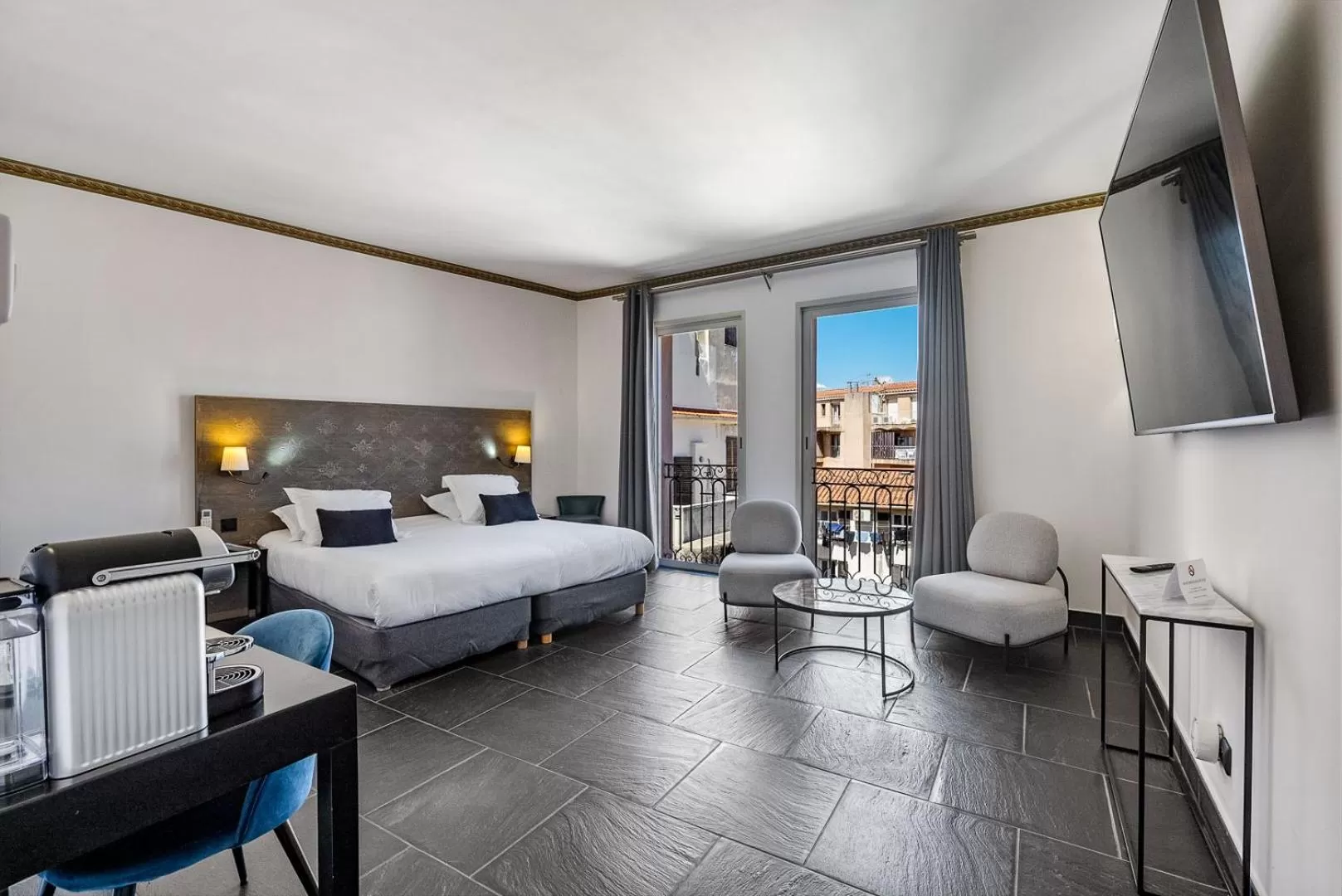 Photo of the whole room, Bed in Hotel POZZO DI BORGO