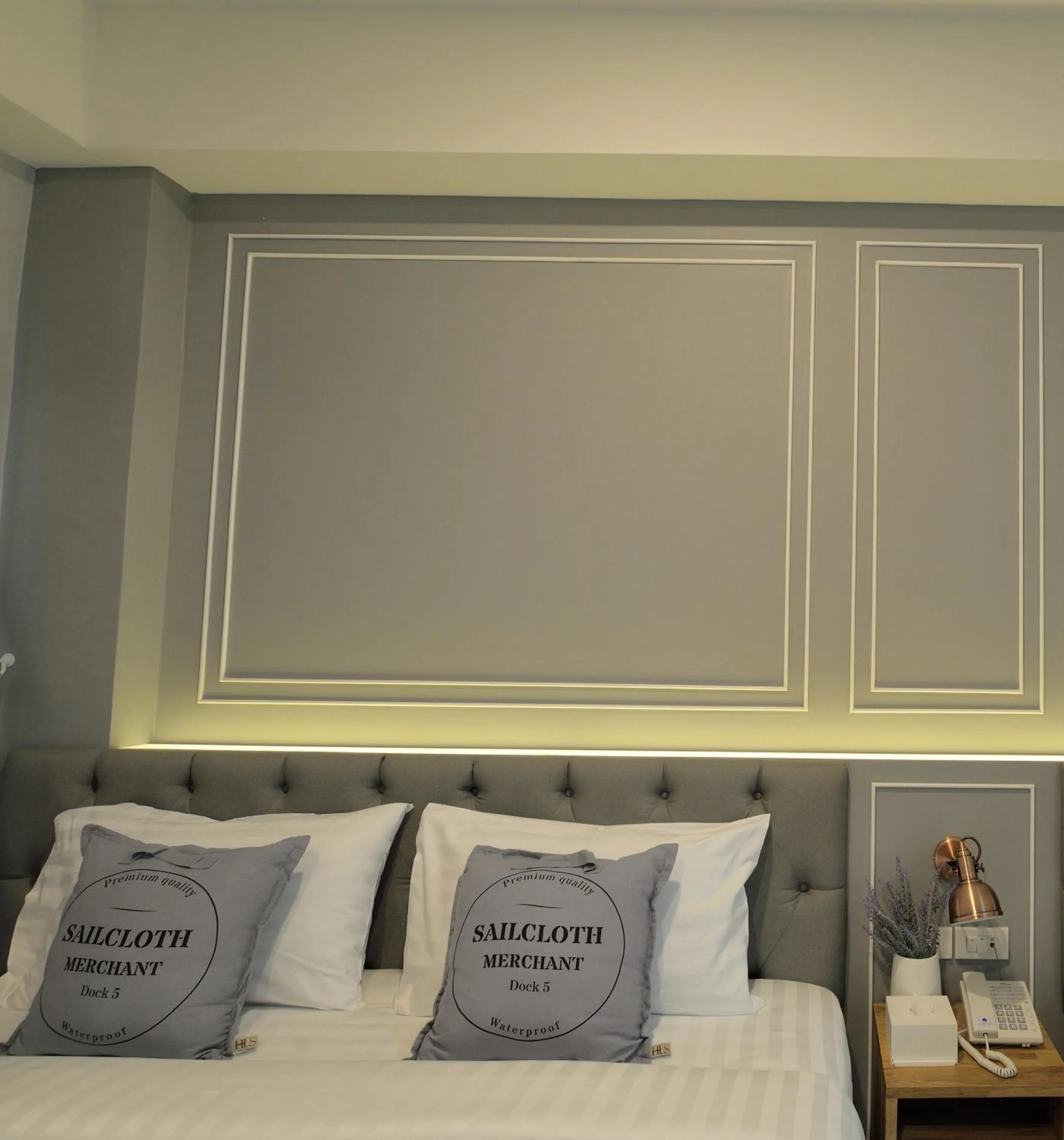 Photo of the whole room, Bed in De Lavender Bangkok Hotel