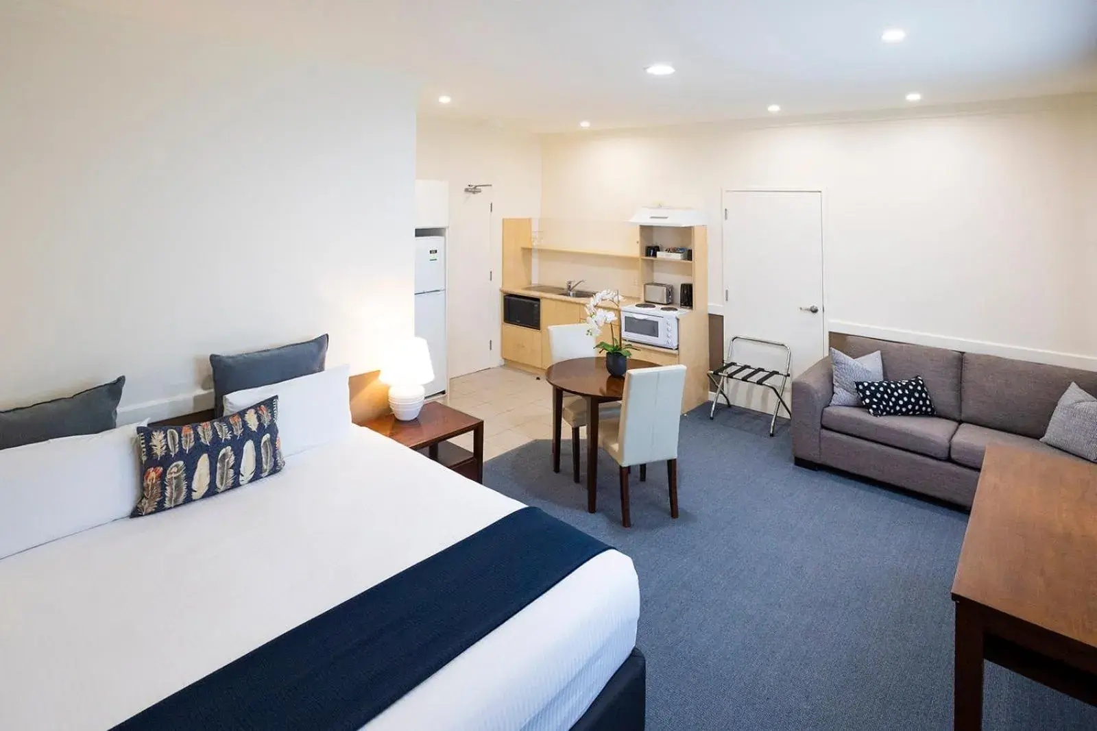 Deluxe King Room in Hawkesbury Race Club Motel Deluxe King Room in Hawkesbury Race Club Motel