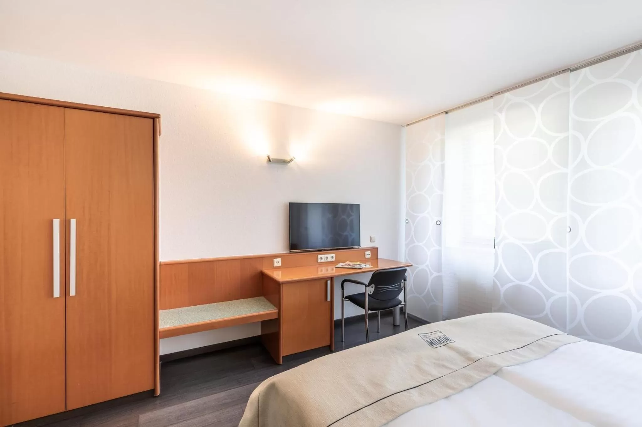 Facade/entrance, Bed in Hotel Freiraum