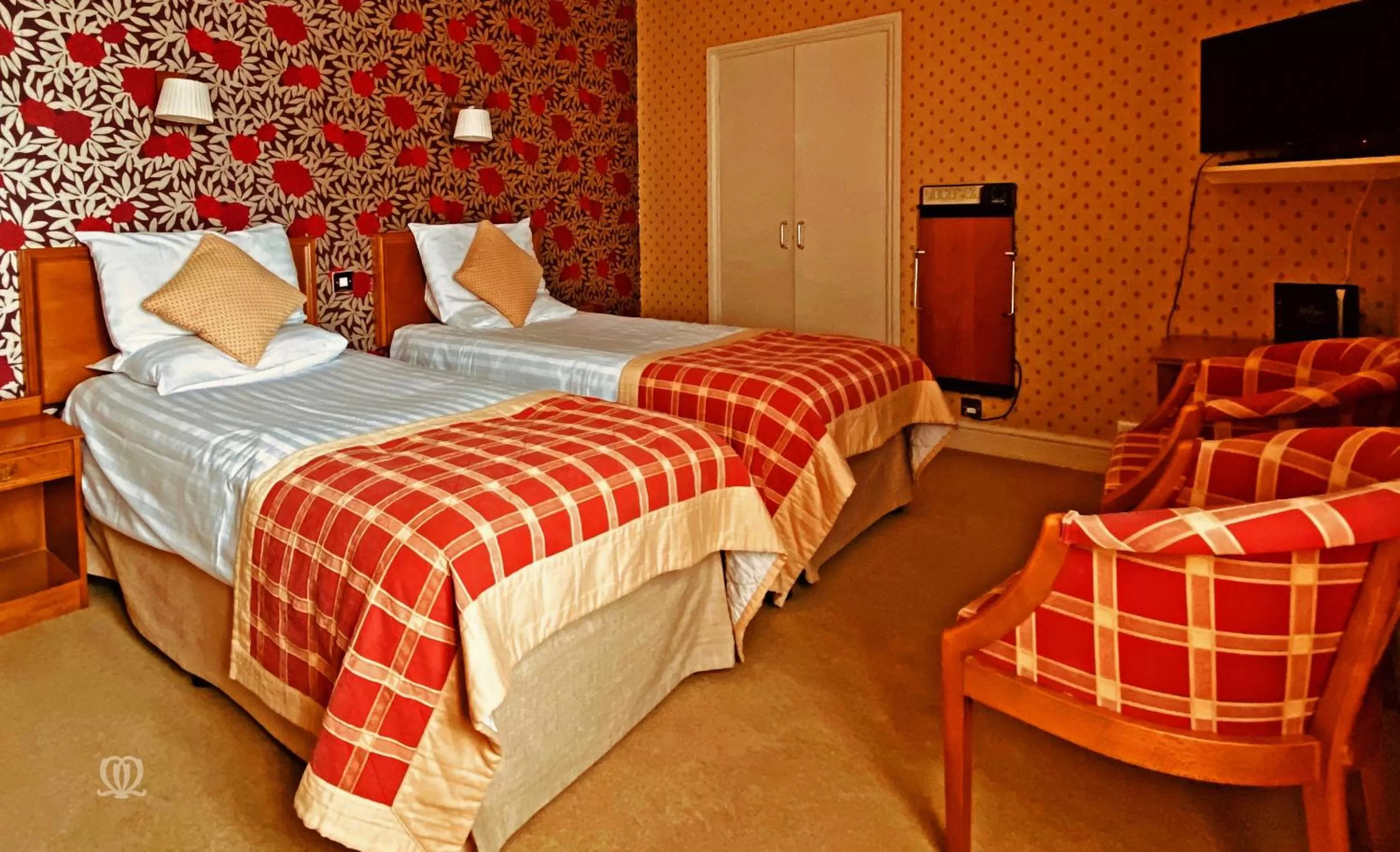 Bed in Metropole Hotel and Spa