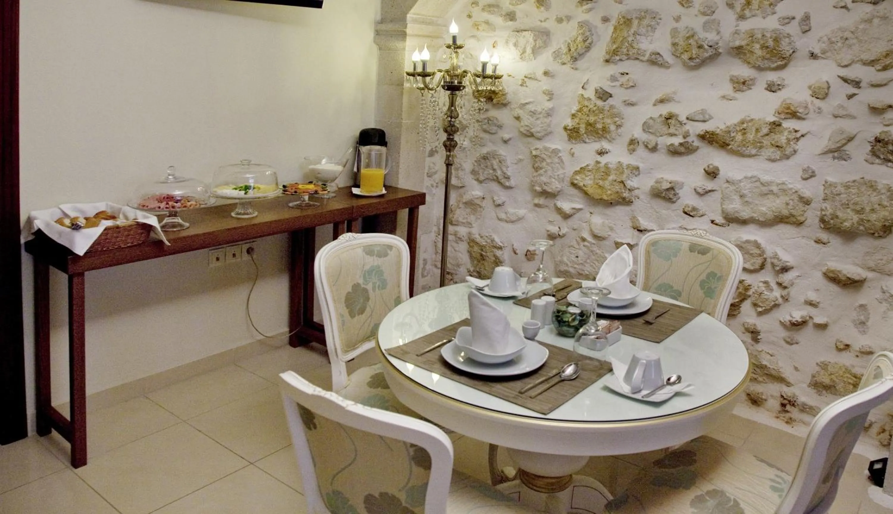Restaurant/places to eat in Antica Dimora Suites