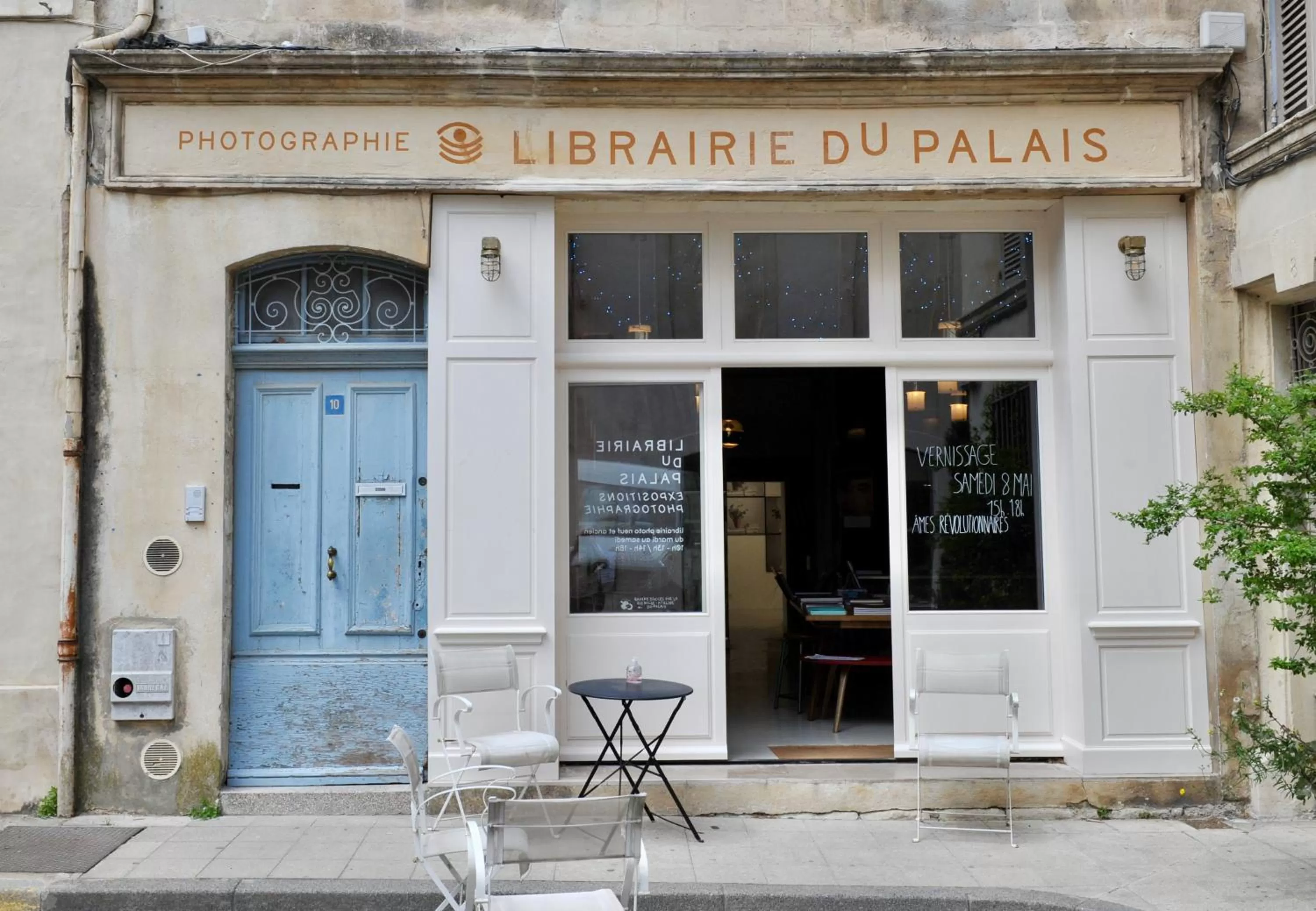 Text overlay in Loft Apartment , La Terrasse Centre Ville d'Arles,