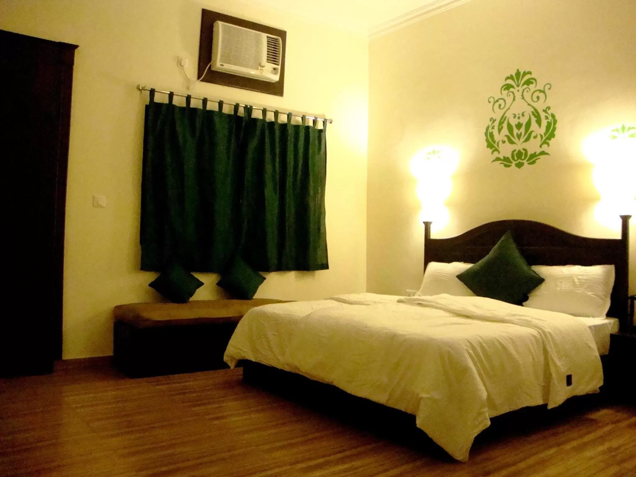 Decorative detail, Bed in La Casa