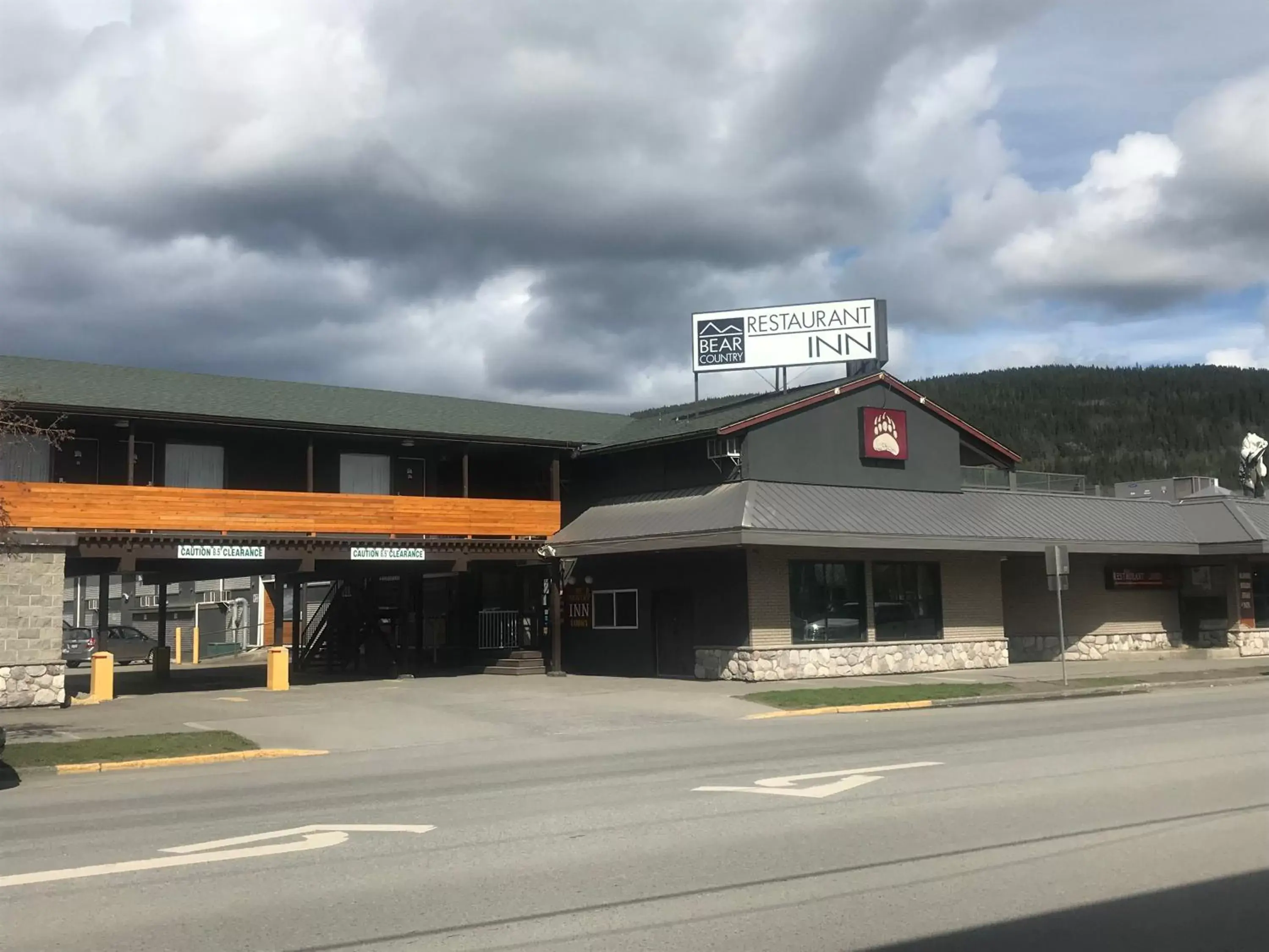 Bear Country Inn Bear Country Inn