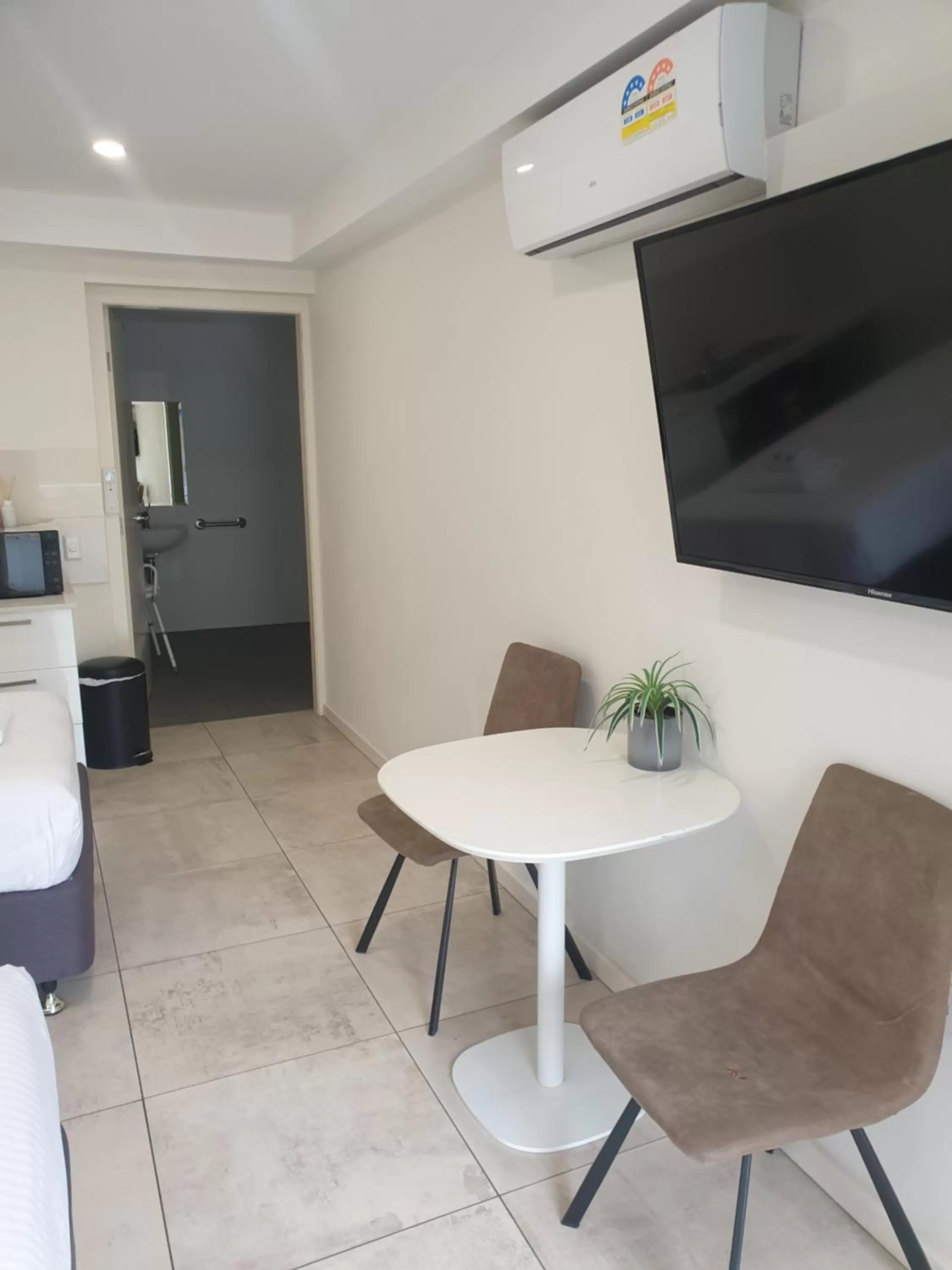 TV and multimedia in Carlton Suites