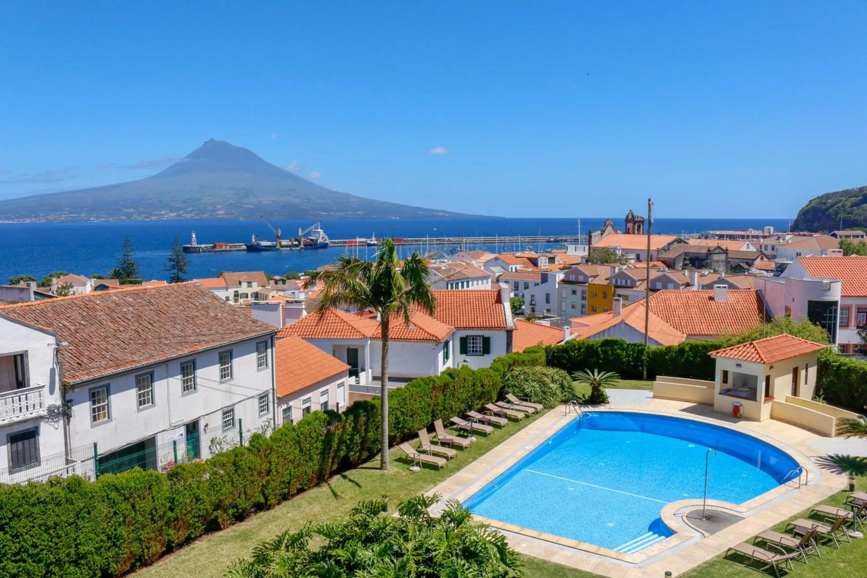 Pool view in Hotel Horta