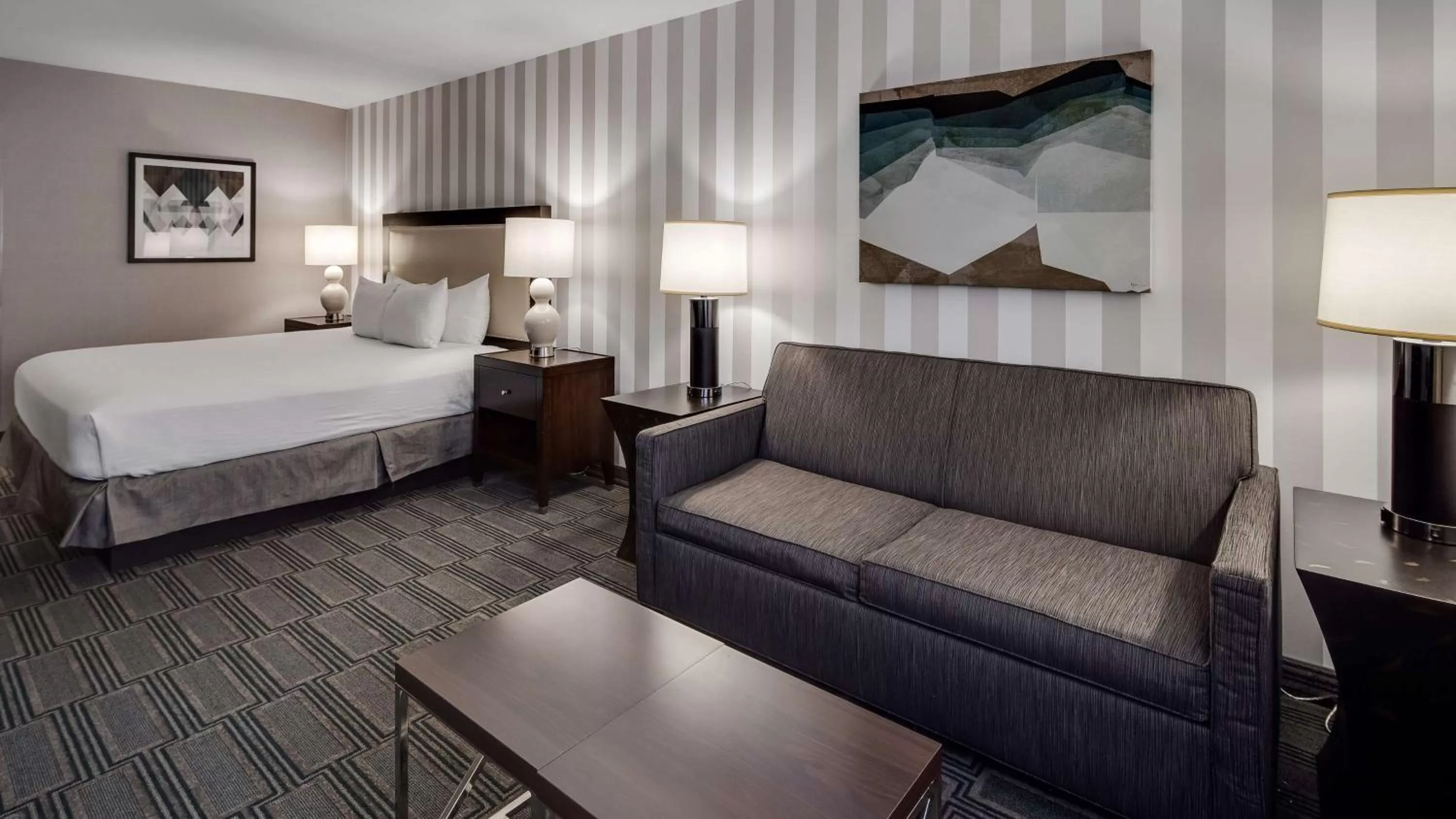 Photo of the whole room, Bed in Best Western Lapeer Inn