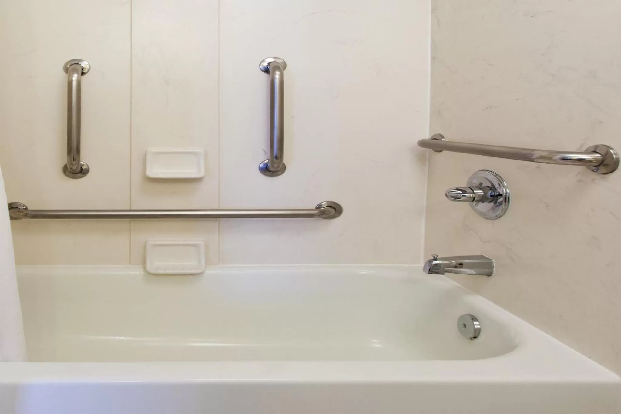 King Room with Bath Tub - Disability Access/Non-Smoking  in Holiday Inn Charleston-Riverview, an IHG Hotel