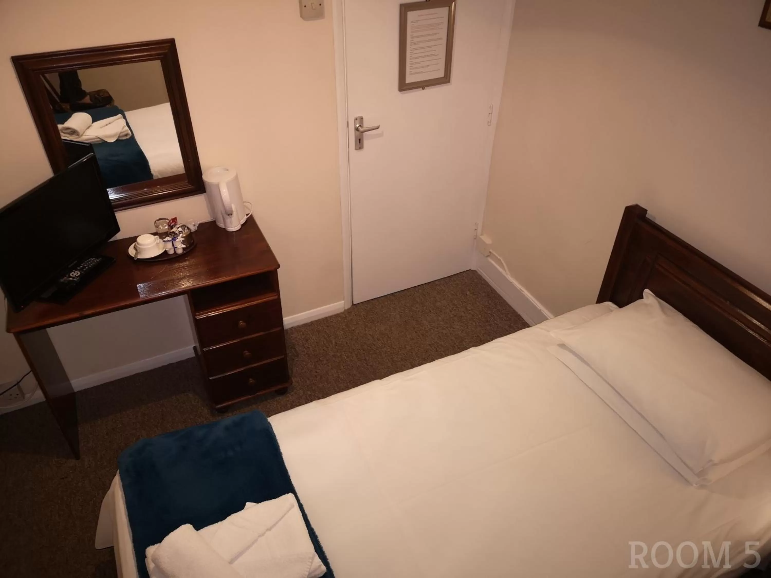 Coffee/tea facilities, Bed in Westgate Hotel