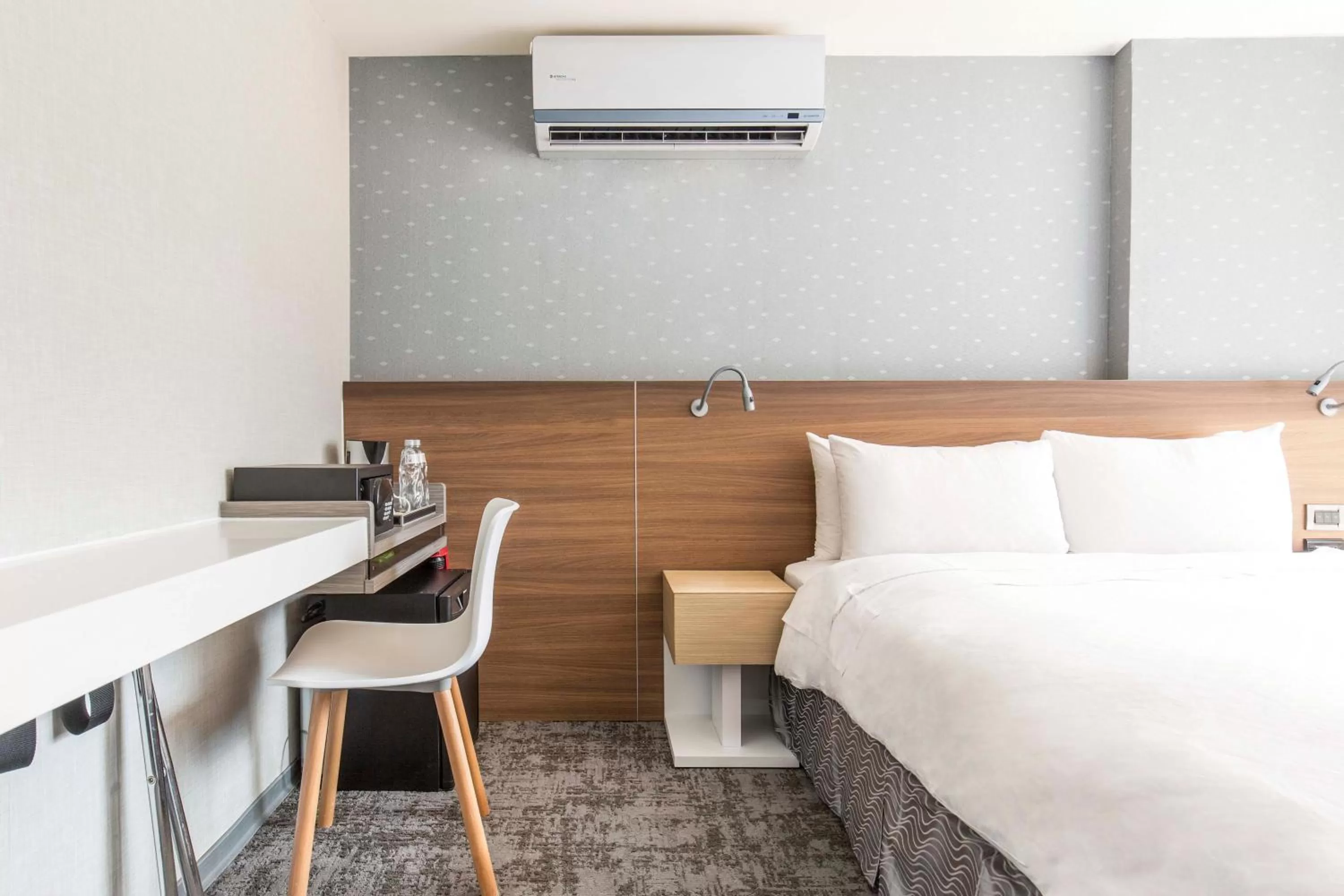 Bed in Cityinn Hotel Taipei Station Branch I