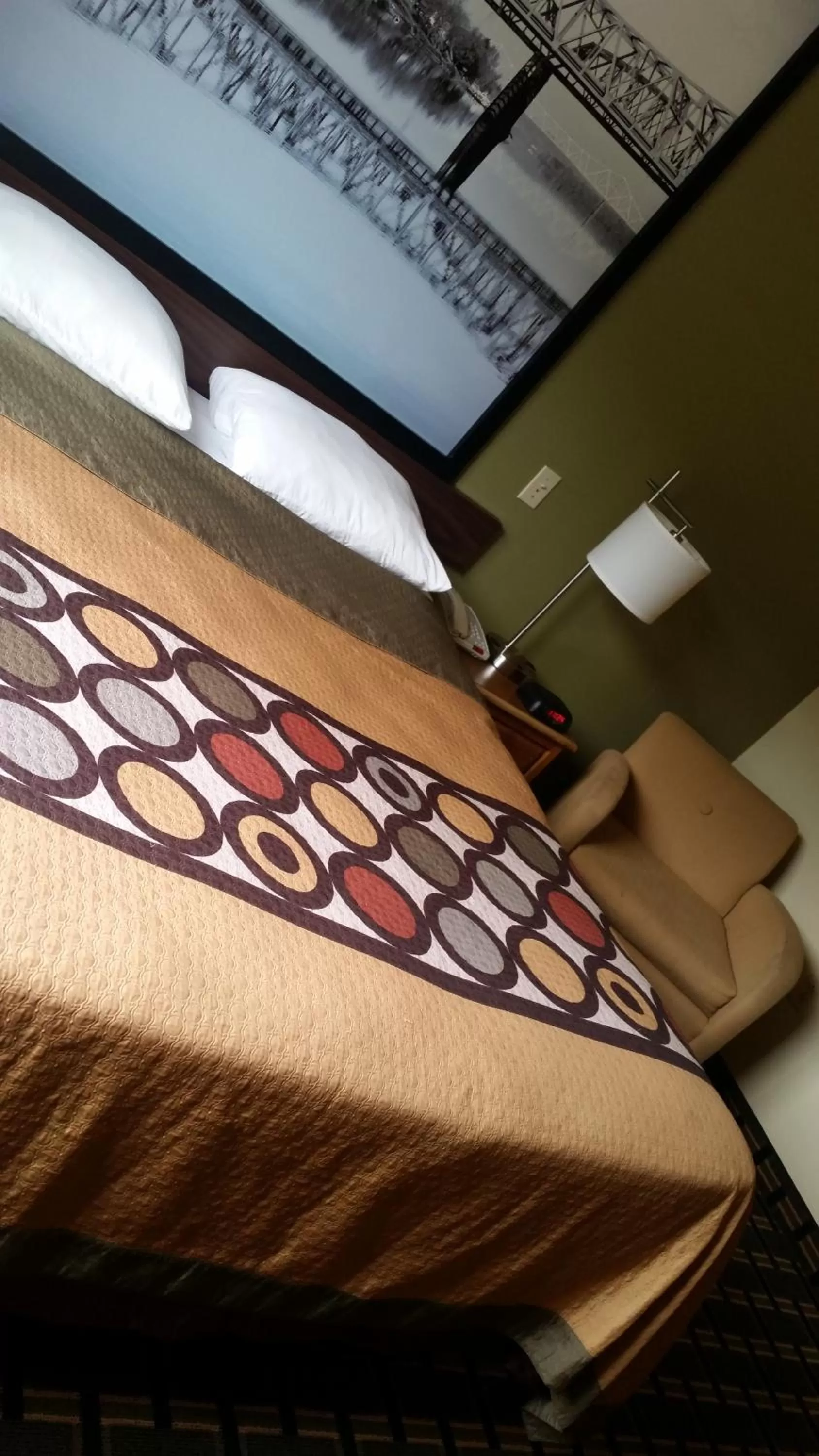 Photo of the whole room, Bed in Super 8 by Wyndham Wheeling WV