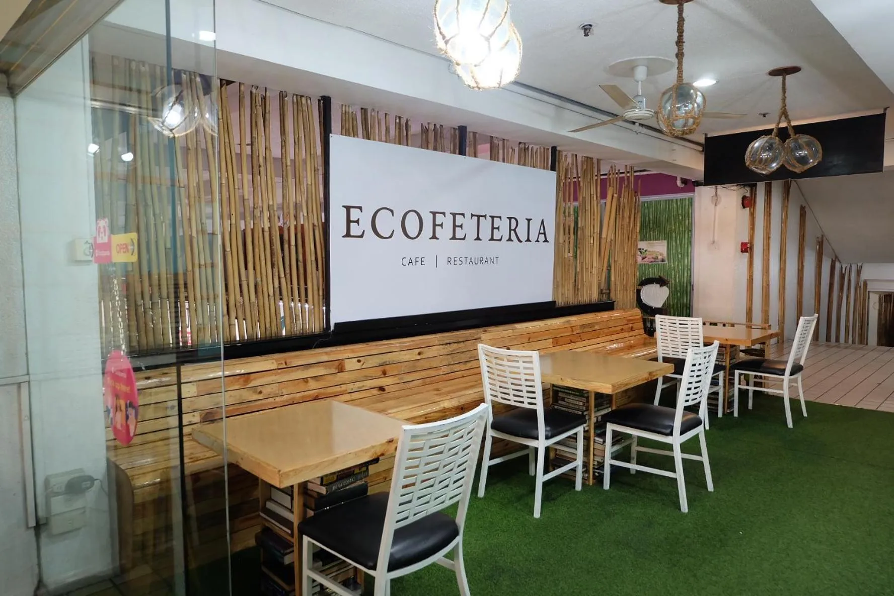 Restaurant/places to eat in Spaces Hotel Makati