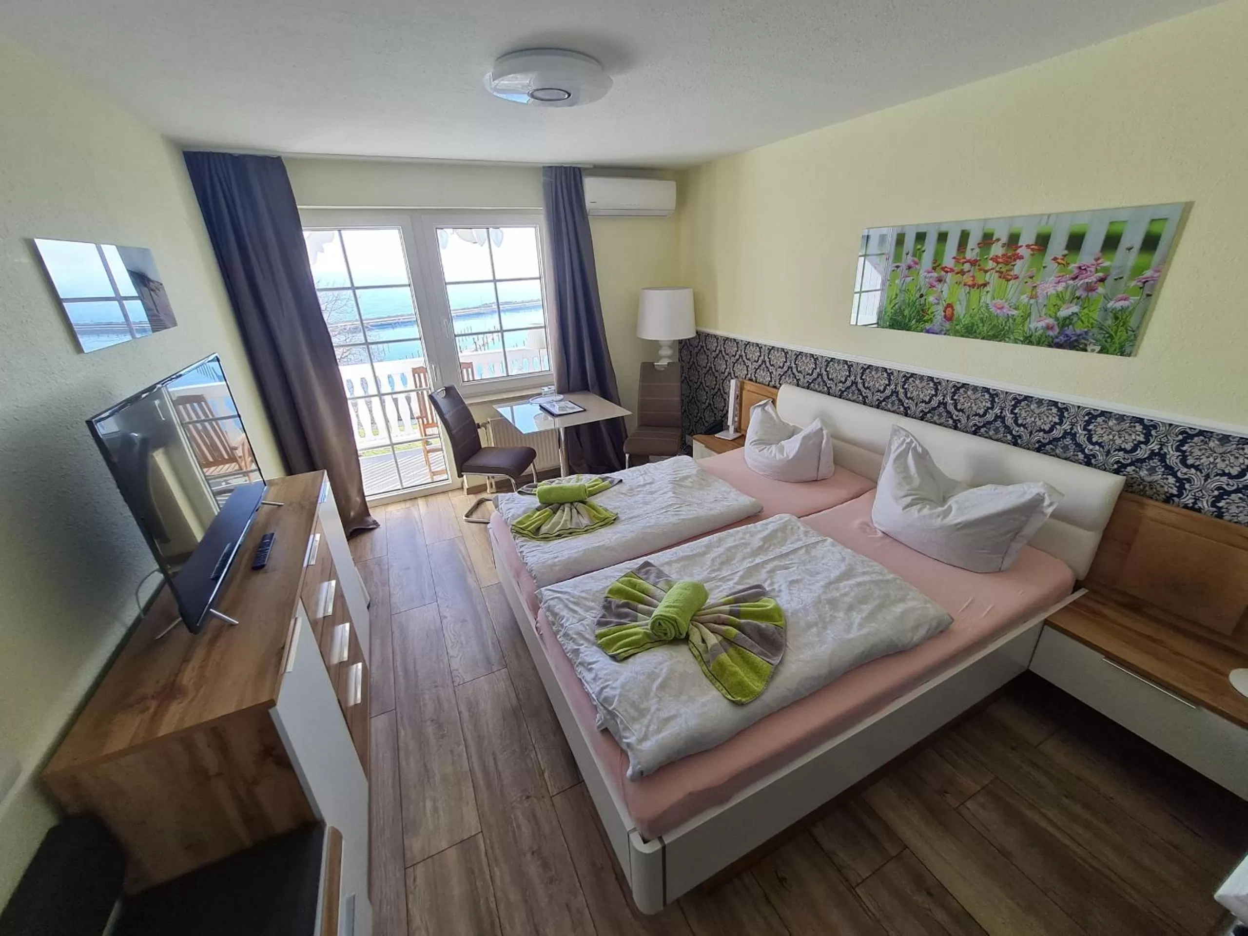 Bed in Hotel Waterkant