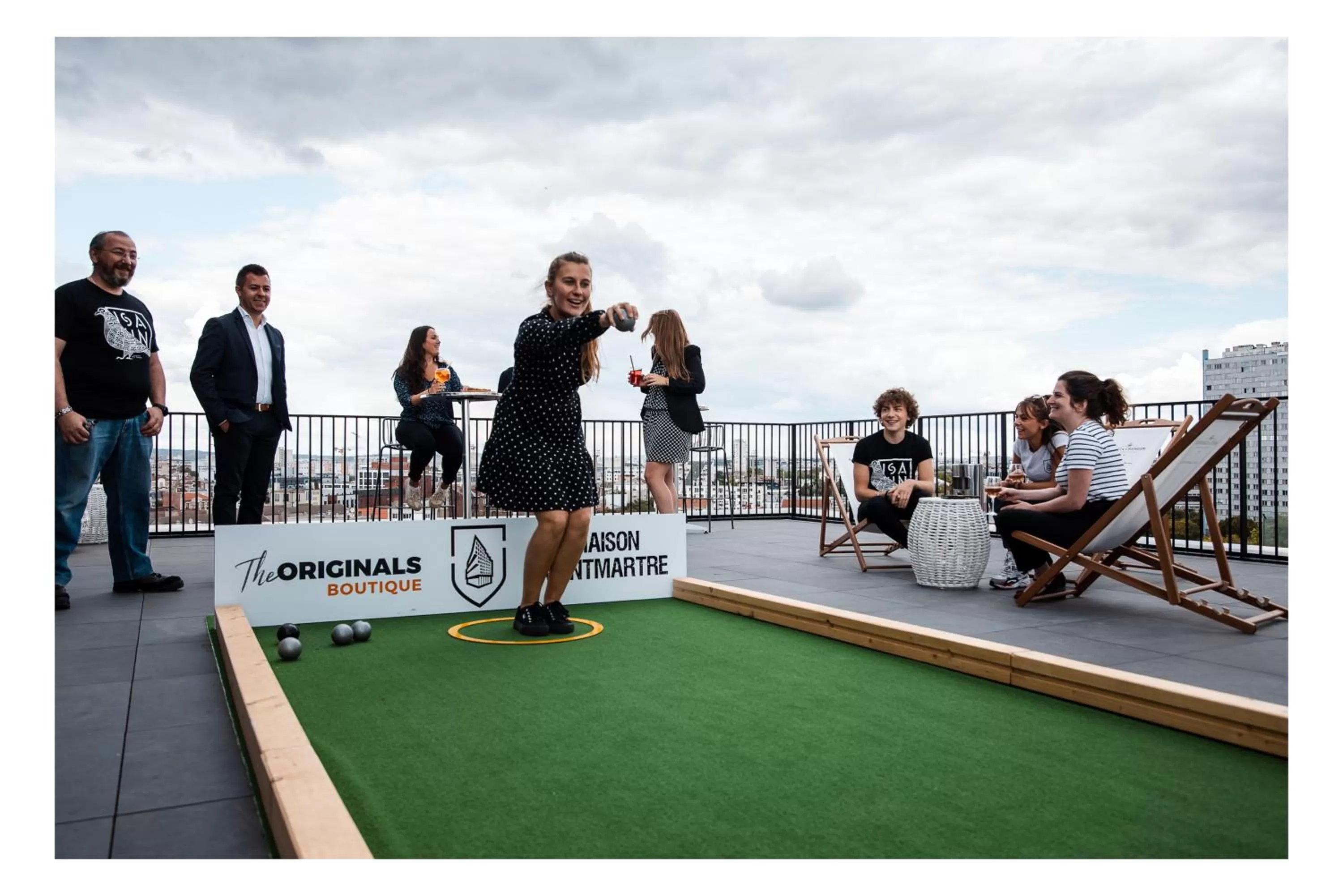 Balcony/Terrace in The Originals Boutique, Hôtel Maison Montmartre Paris Les Puces
