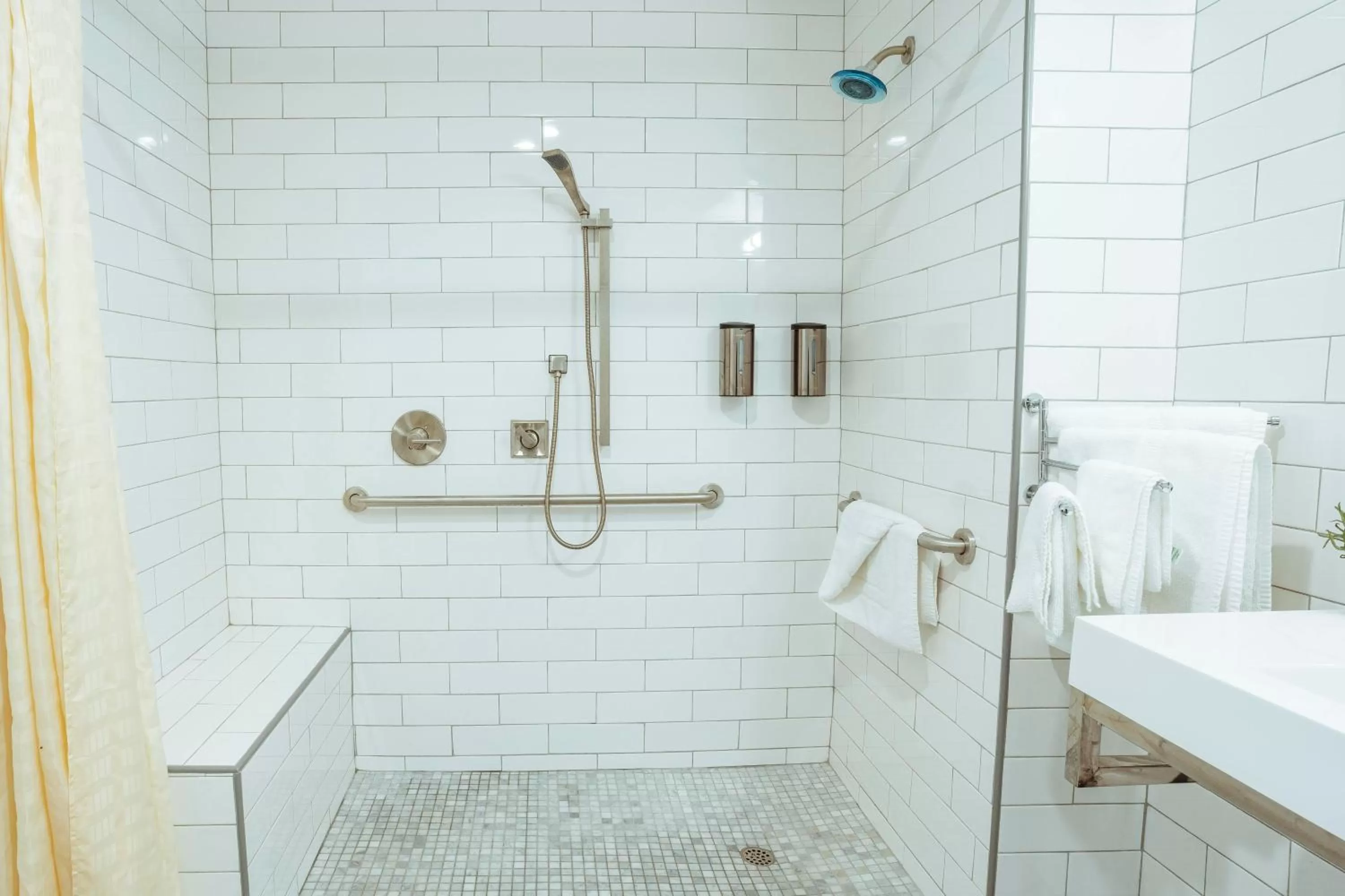 The Belmont Shore Inn