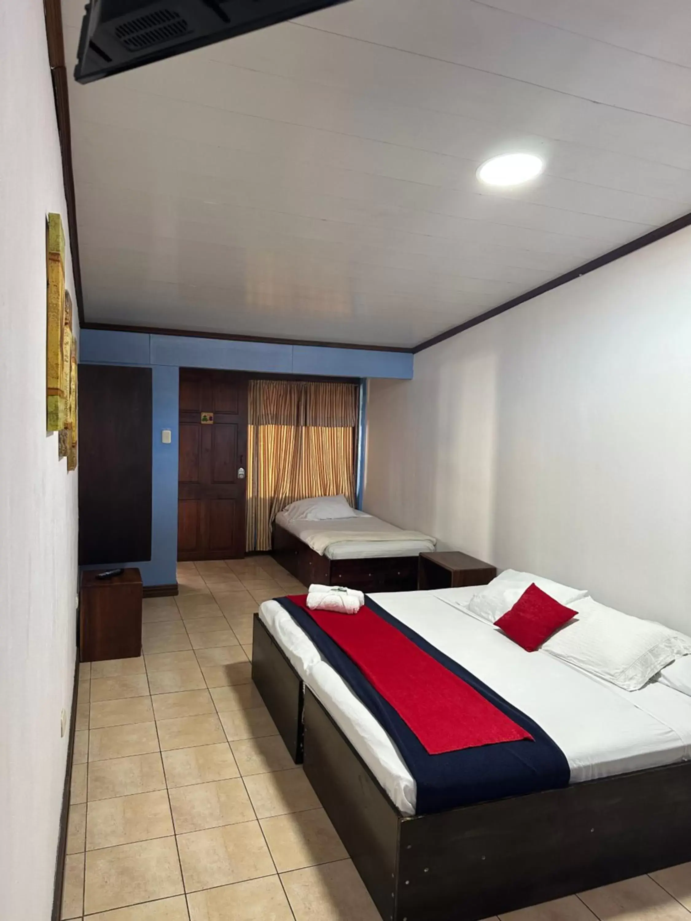 Comfort Quadruple Room in Hotel Pacande B&B Comfort Quadruple Room in Hotel Pacande B&B