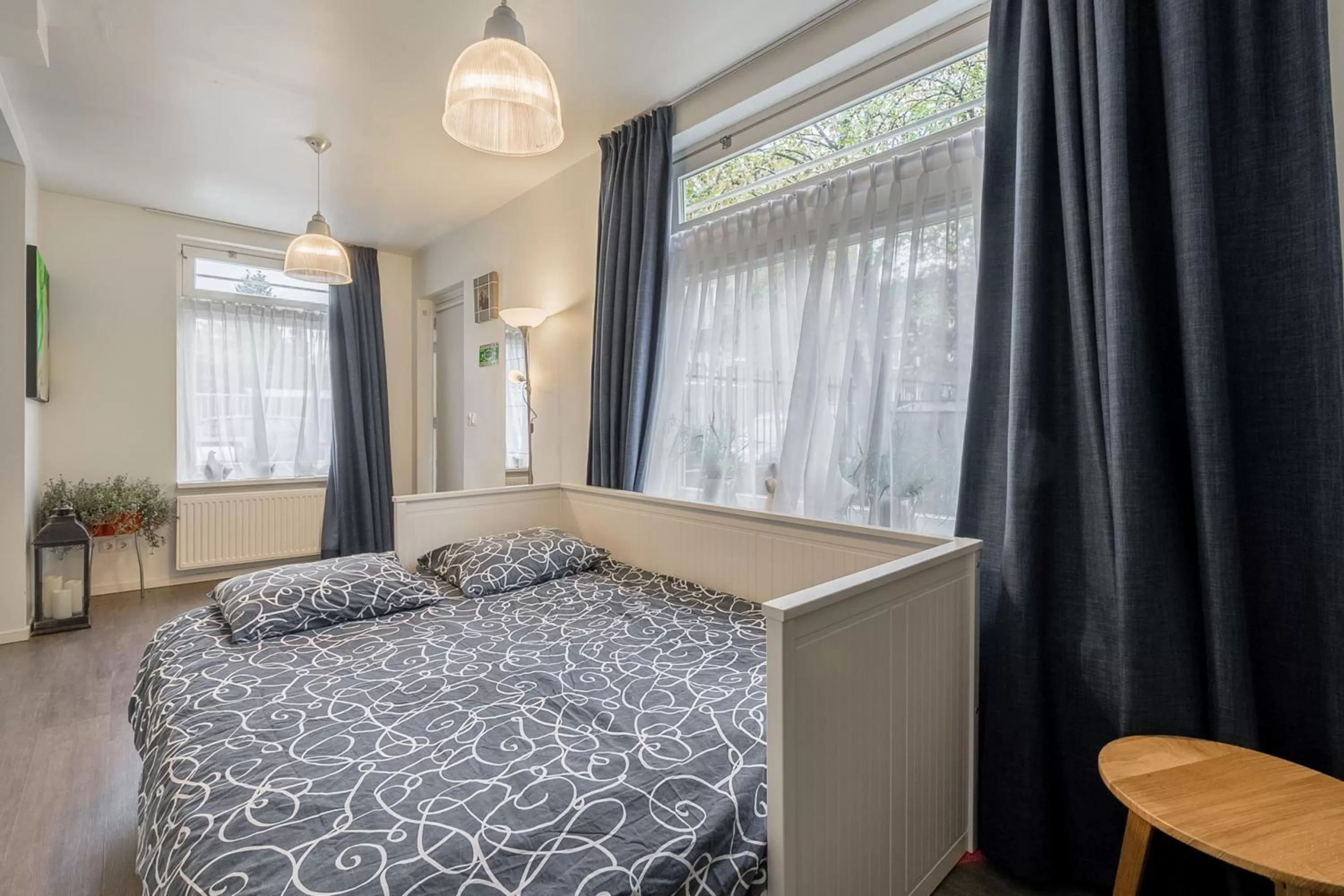 Living room, Bed in Bos en Lommer Hotel - Erasmus Park area