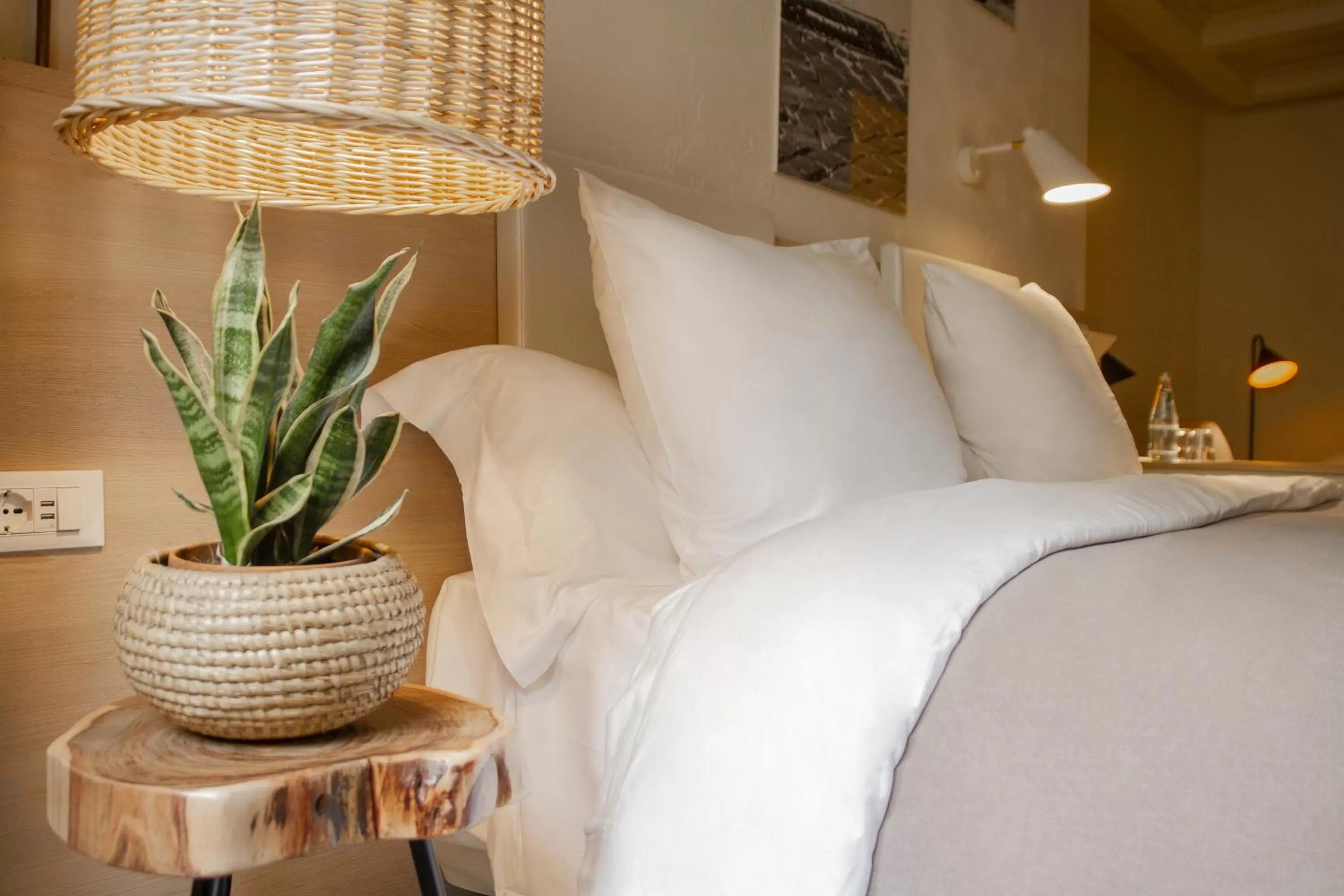 Decorative detail, Bed in room Select Via Veneto