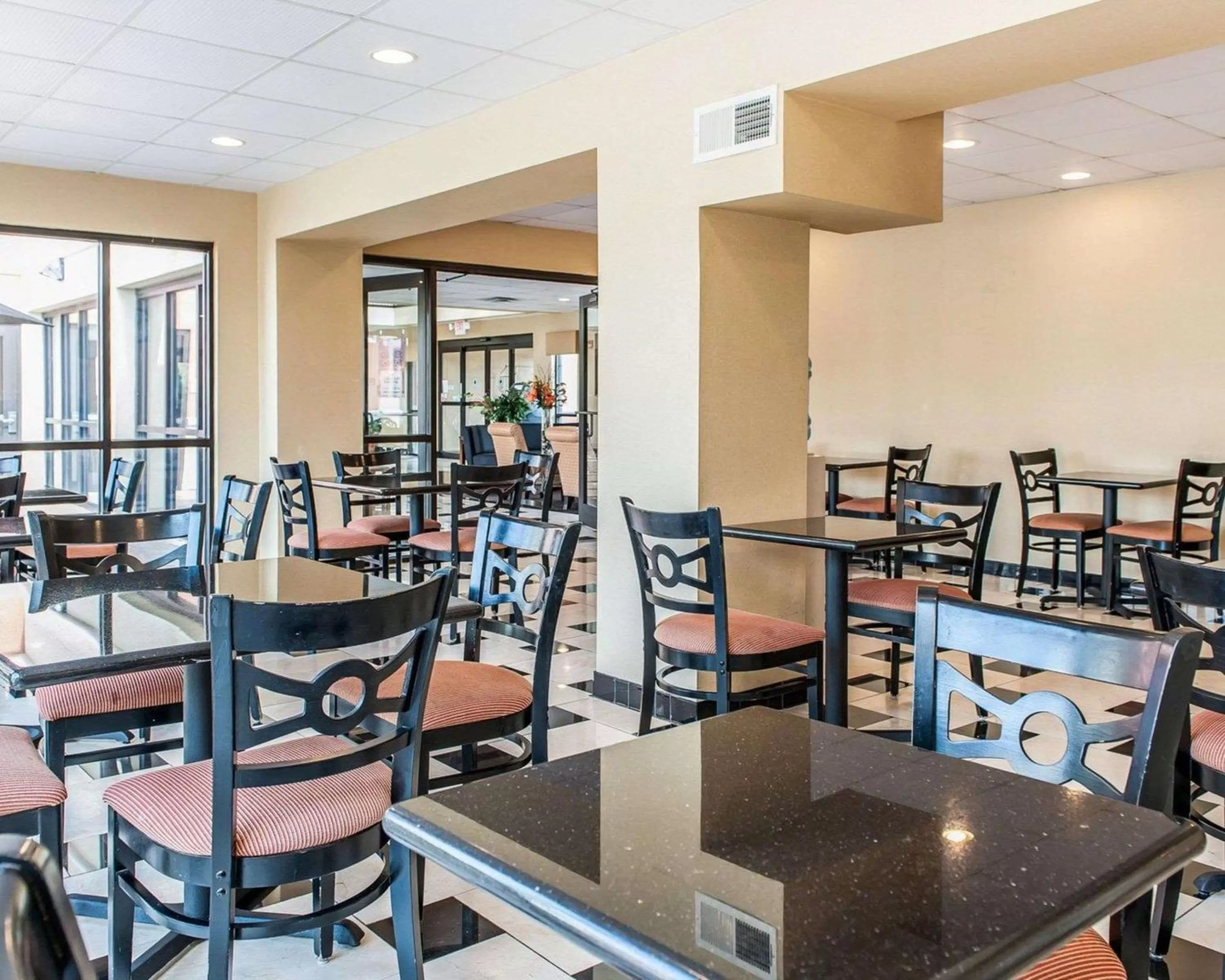 Restaurant/places to eat in Quality Inn & Suites Mattoon South