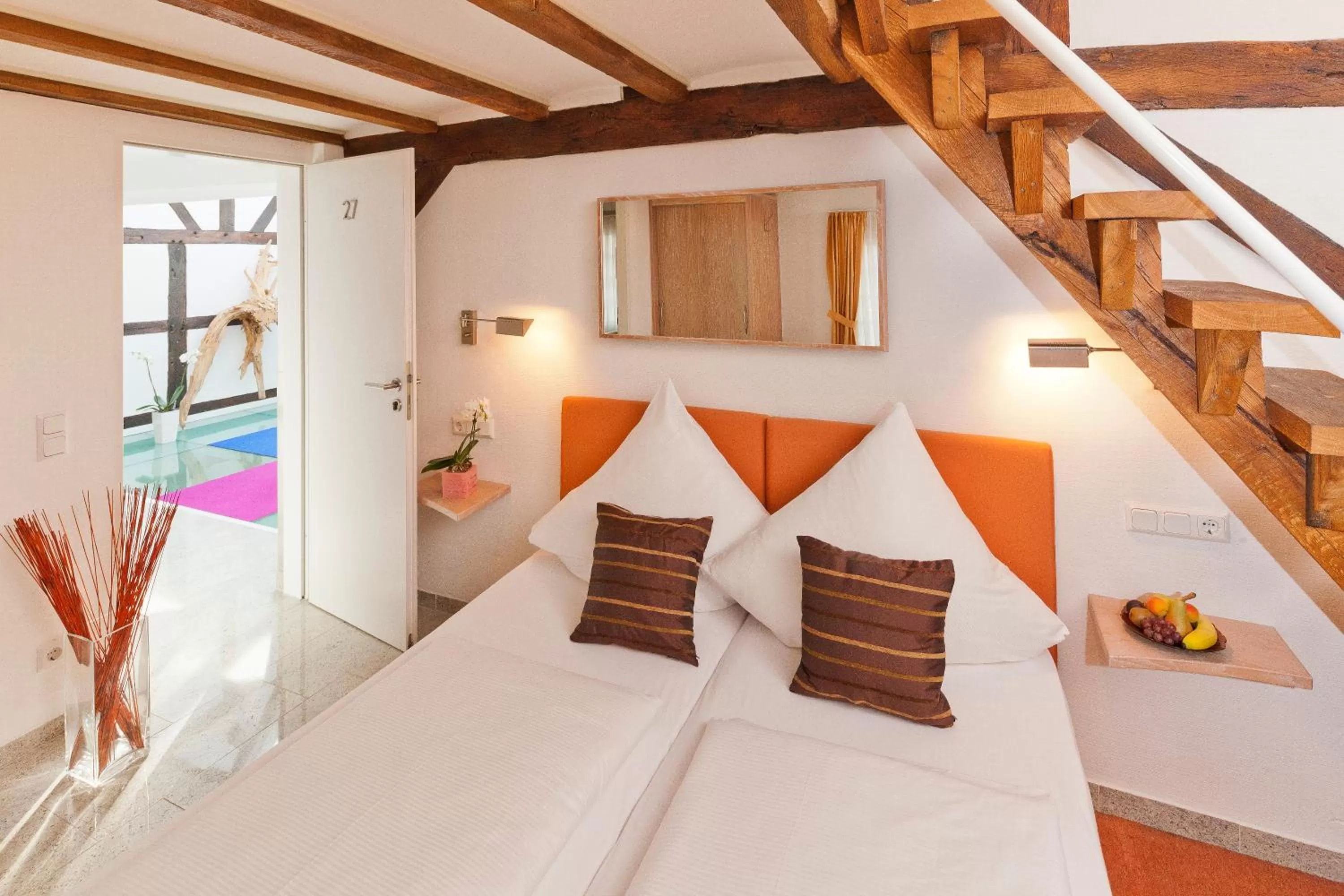 Photo of the whole room, Bed in Malerwinkel Hotel