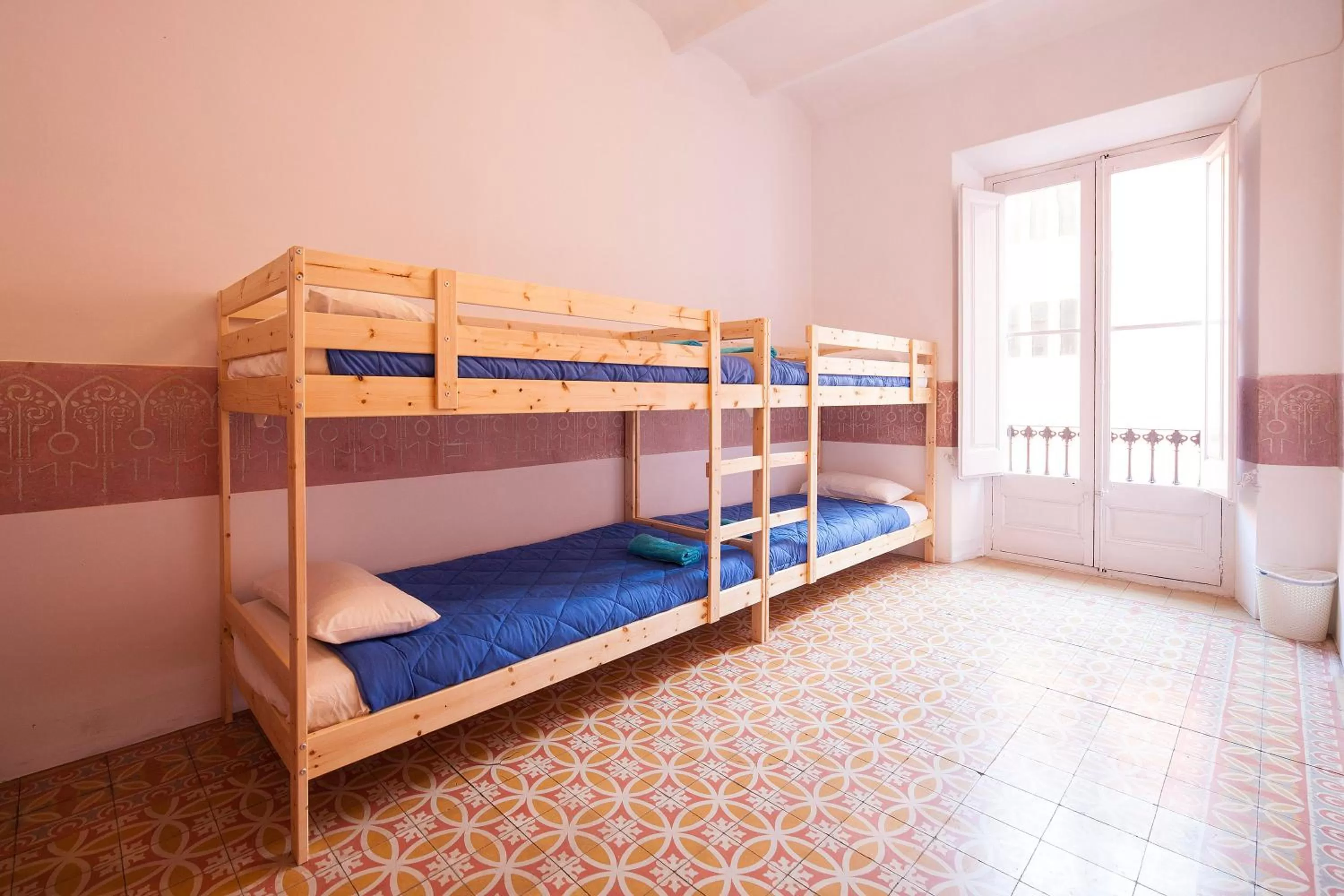 bunk bed, Bed in Bed in Girona